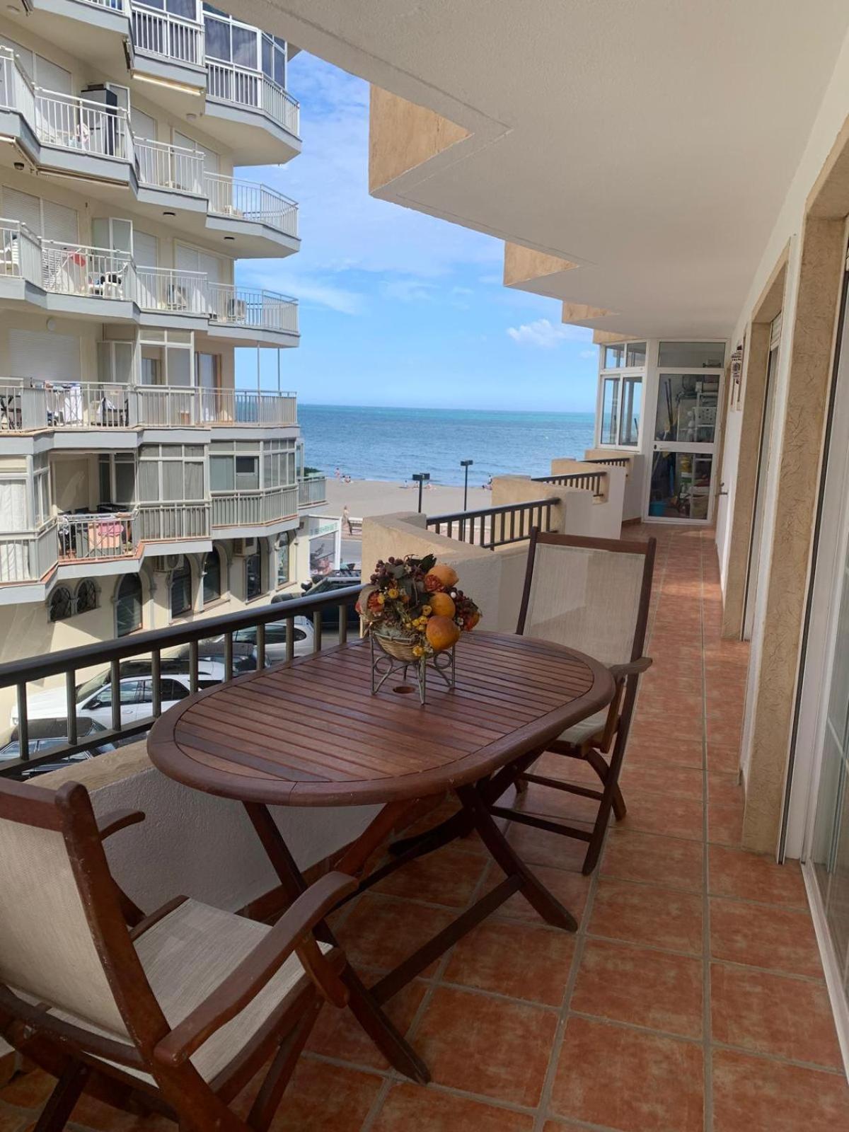 Beach De Luxe Apartment
