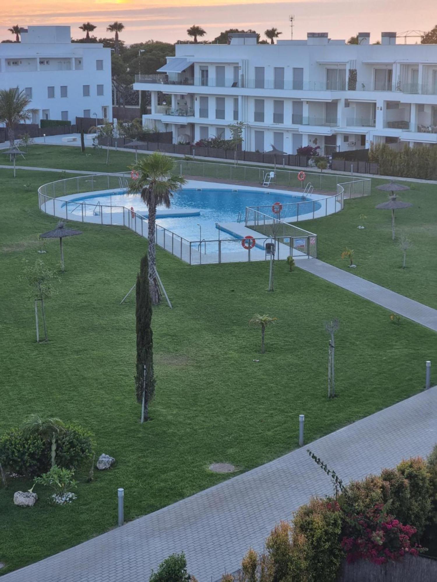 Costa Ballena - Urbanizacion Playa Azul - *
