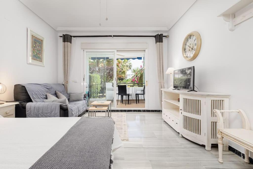 Apartment With Private Parking & Walk To Rdr404 Marbella