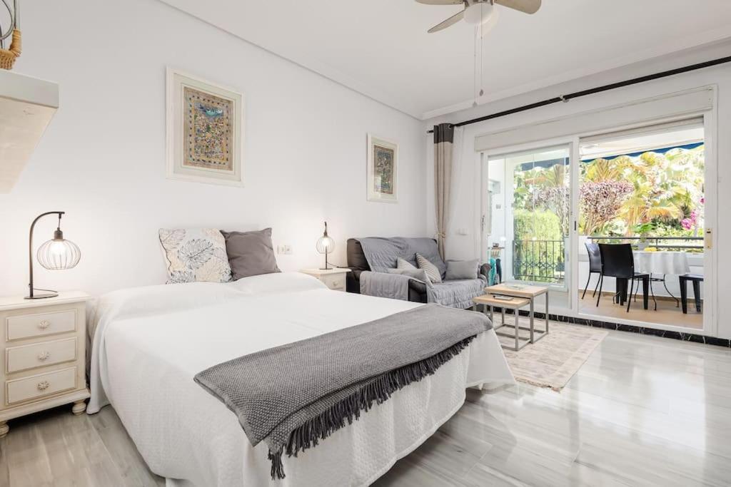 With Private Parking & Walk To Rdr404 Apartment *