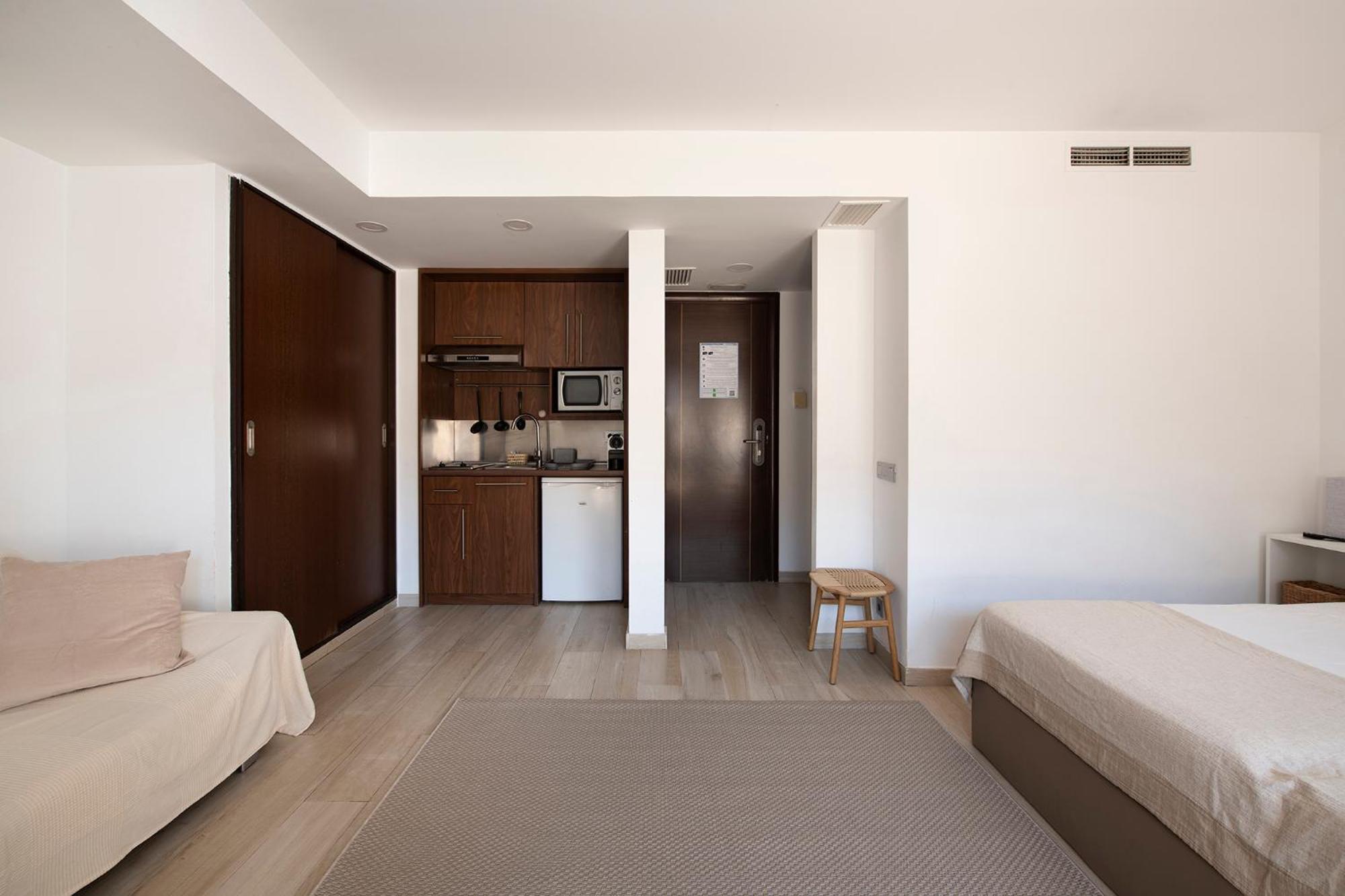Centric Apartahotel Castelldefels