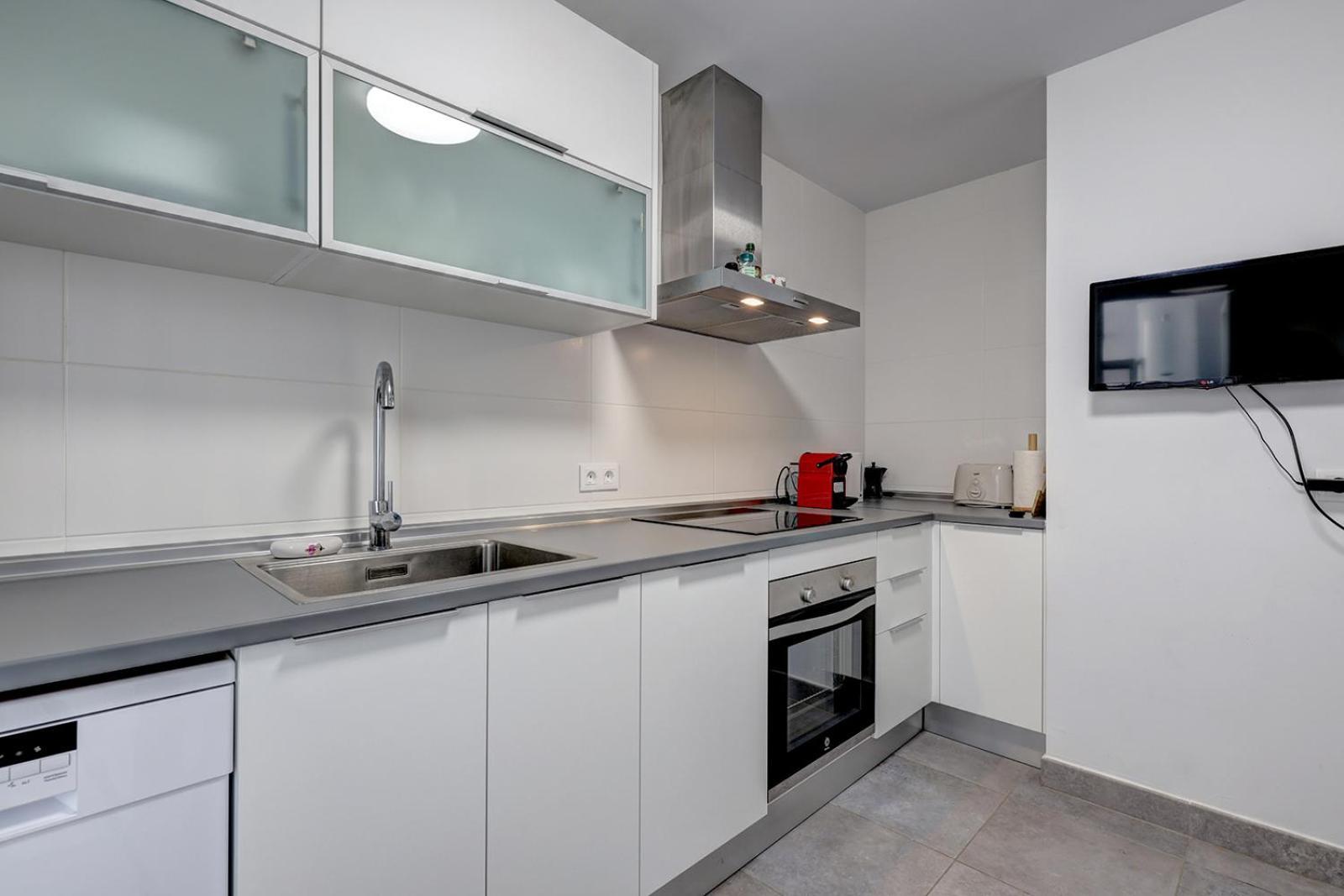 Terrace, Parking & Pool Apartamento Estepona