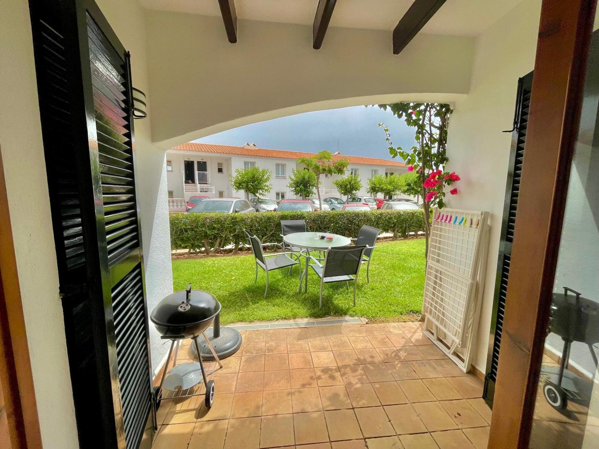 Llevant En Planta Baja Con Piscina Apartment *