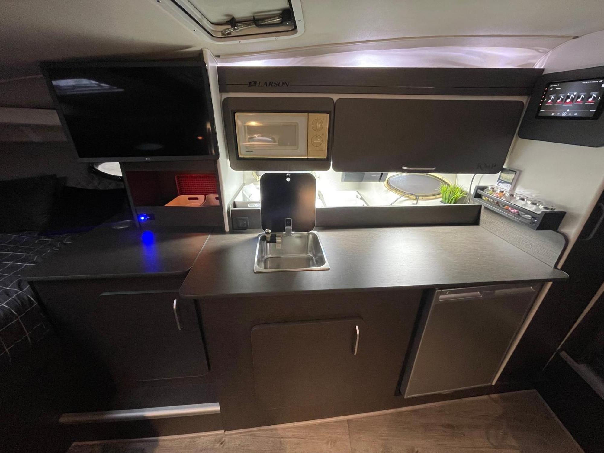 Barco Kmp Hotel en barco