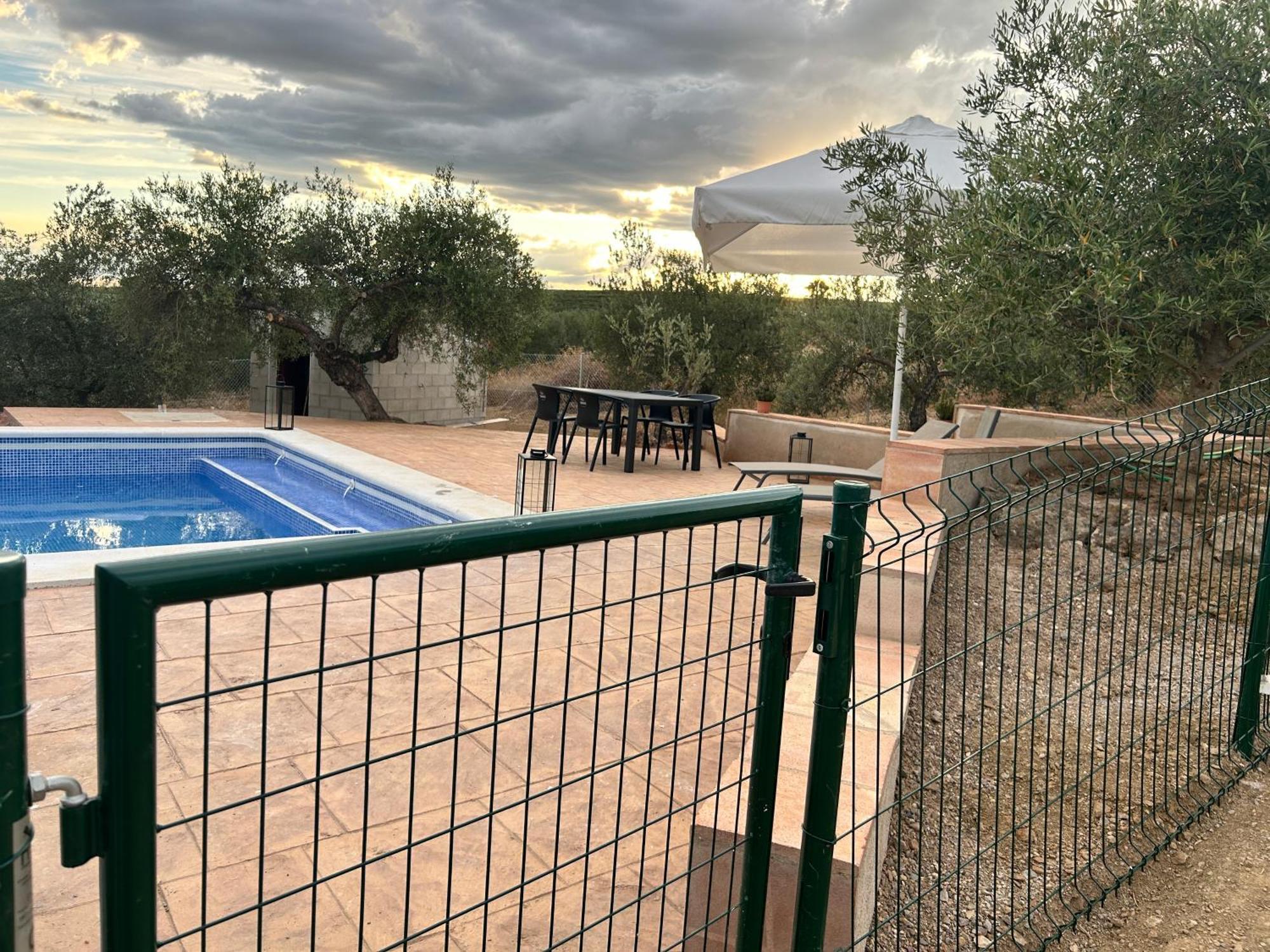 Сasa de vacaciones Casa Caraza. Un Olivar Con Vistas Al Castillo De Juego De Tronos