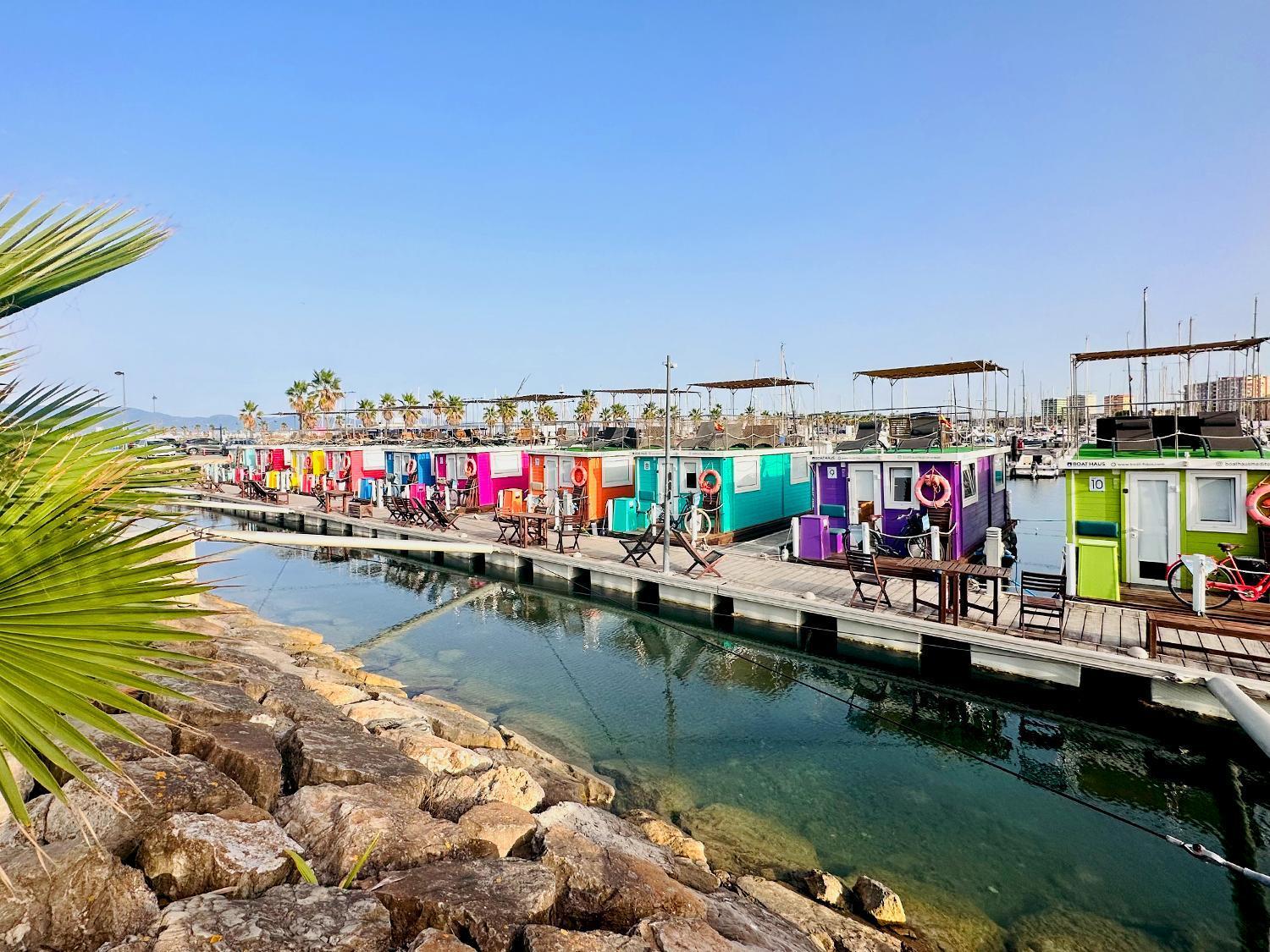 Boat Haus - Mediterranean Experience Hotel en barco La Línea de la Concepción
