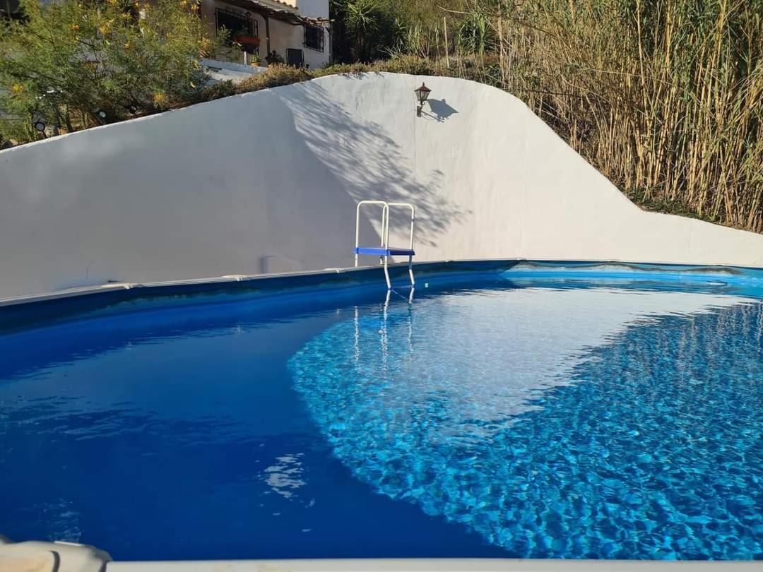 Apartamento Casa Tropical, Serene Poolside Retreat In Nature