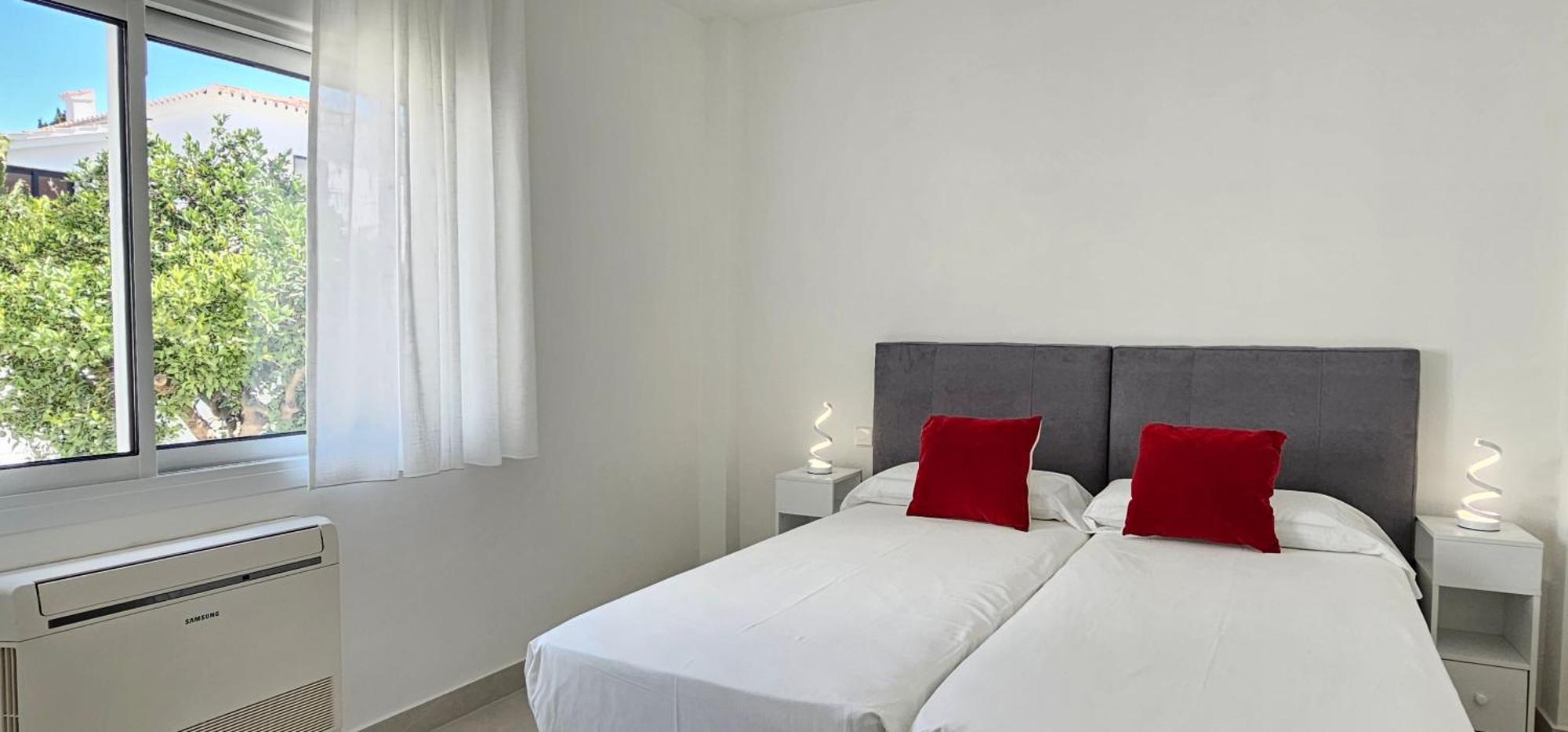 6 Bedrooms New Luxury With Private Pool And Jacuzzi Villa Marbella