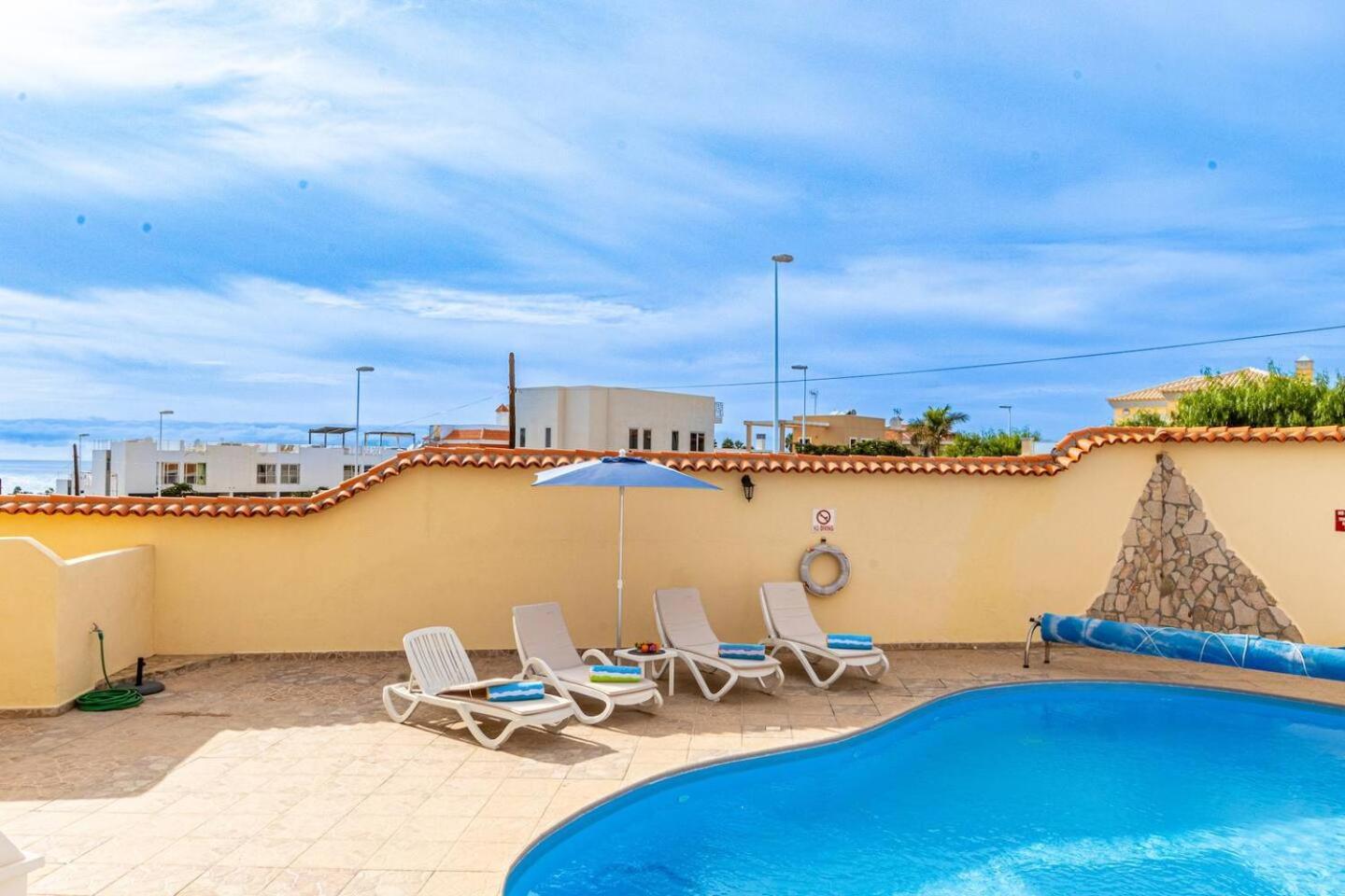 Villa Victoria With Heated Pool