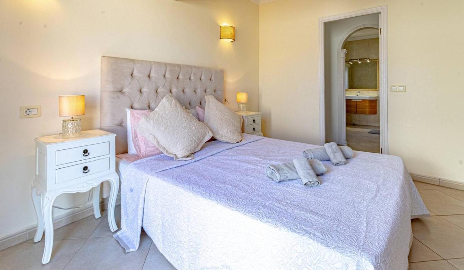 Villa Victoria With Heated Pool