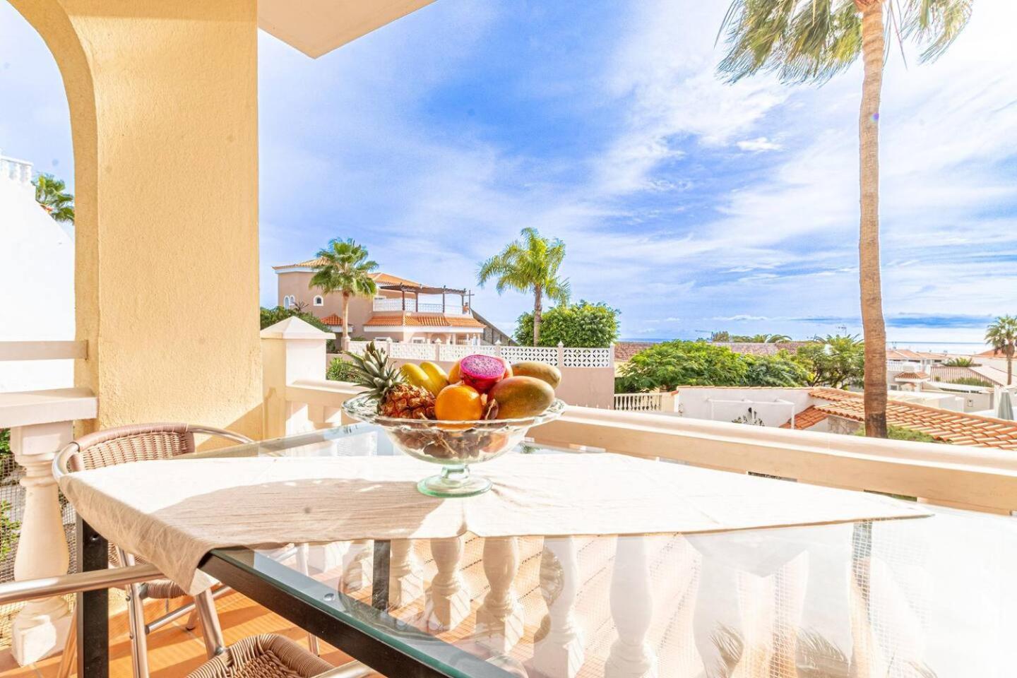 Victoria With Heated Pool Villa *