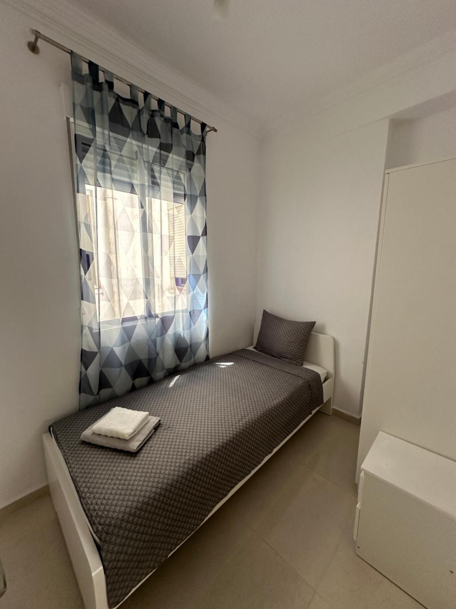 Modern And Bright 5 Bedroom Del Prado Apartment Gandia