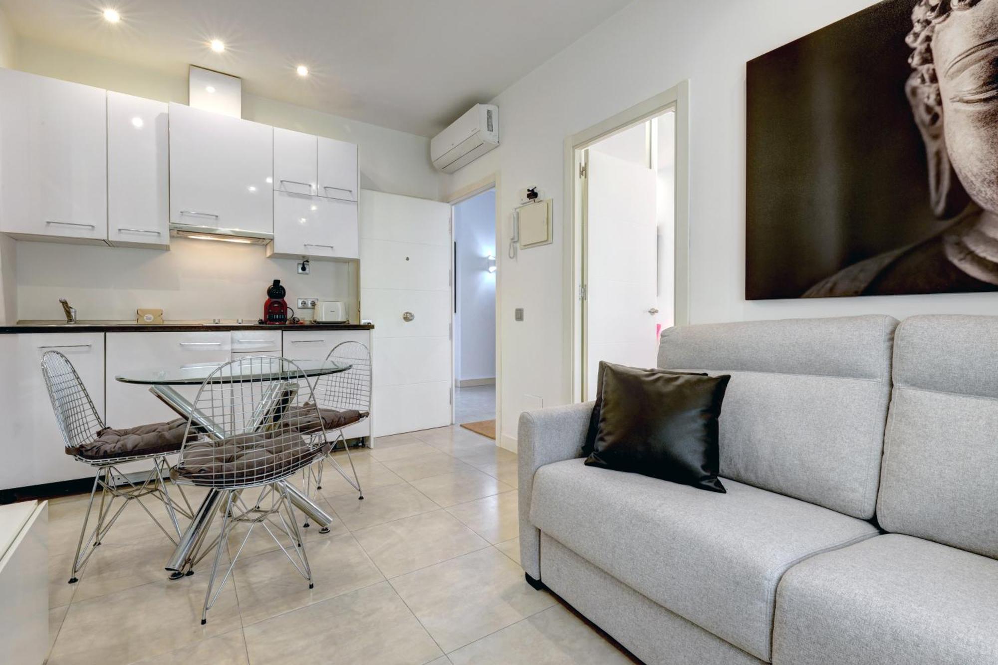 Con Vistas Y Terraza En Apartamento *
