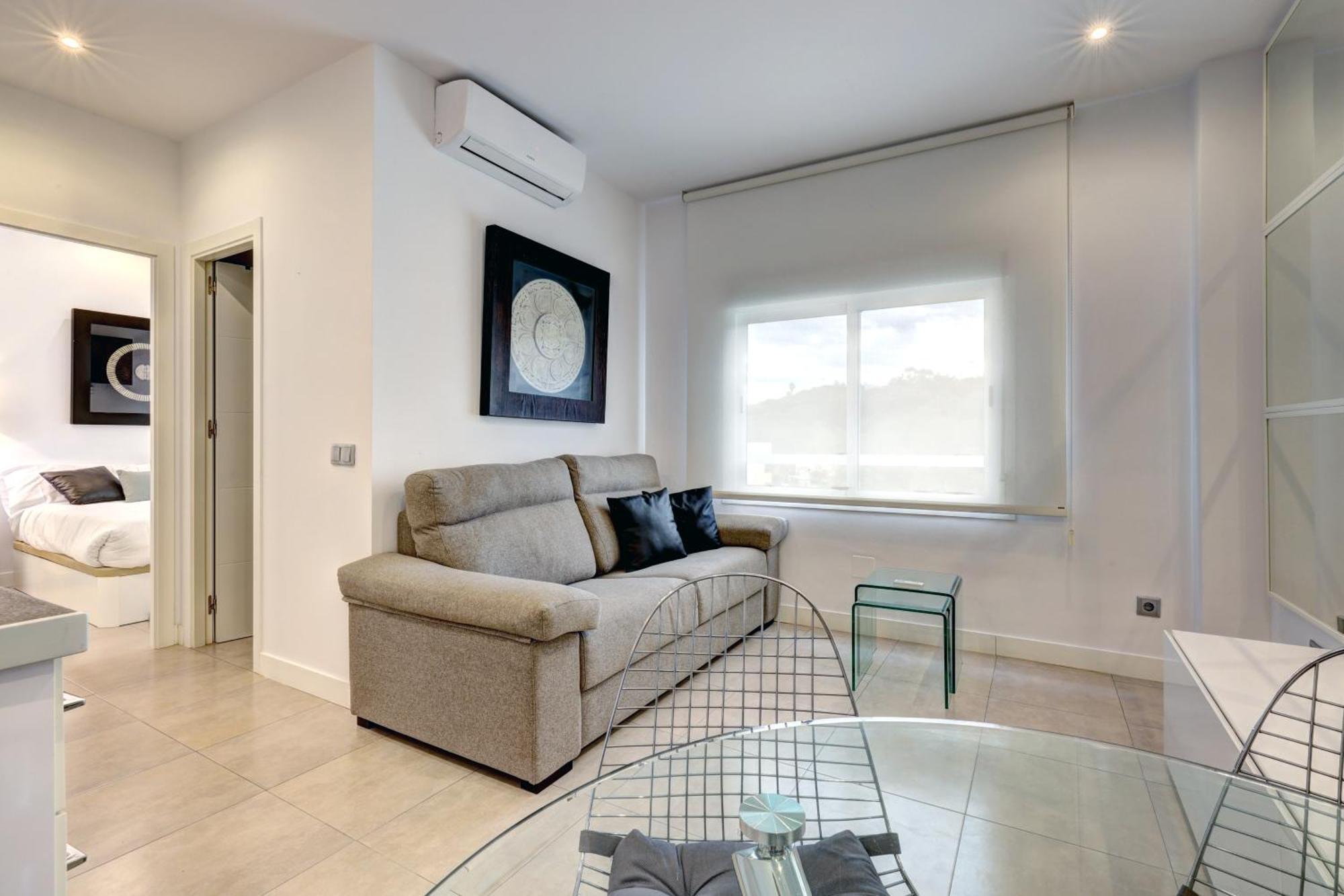 Apartamento Con Vistas Y Terraza En Marbella
