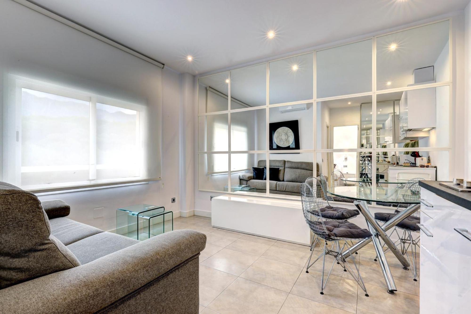 Apartamento Con Vistas Y Terraza En Marbella
