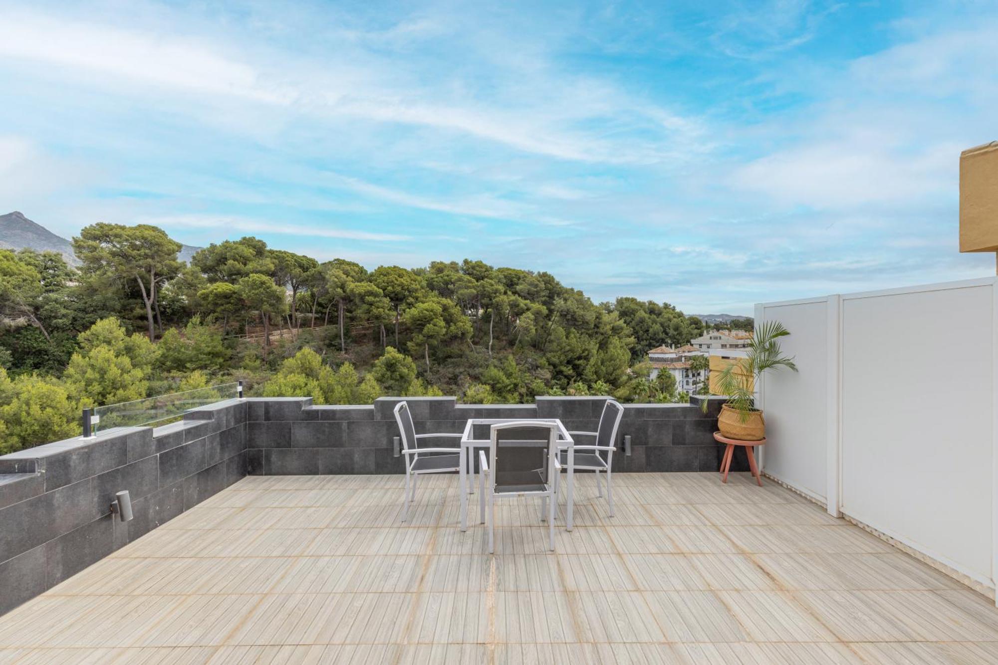 Apartamento Con Vistas Y Terraza En *