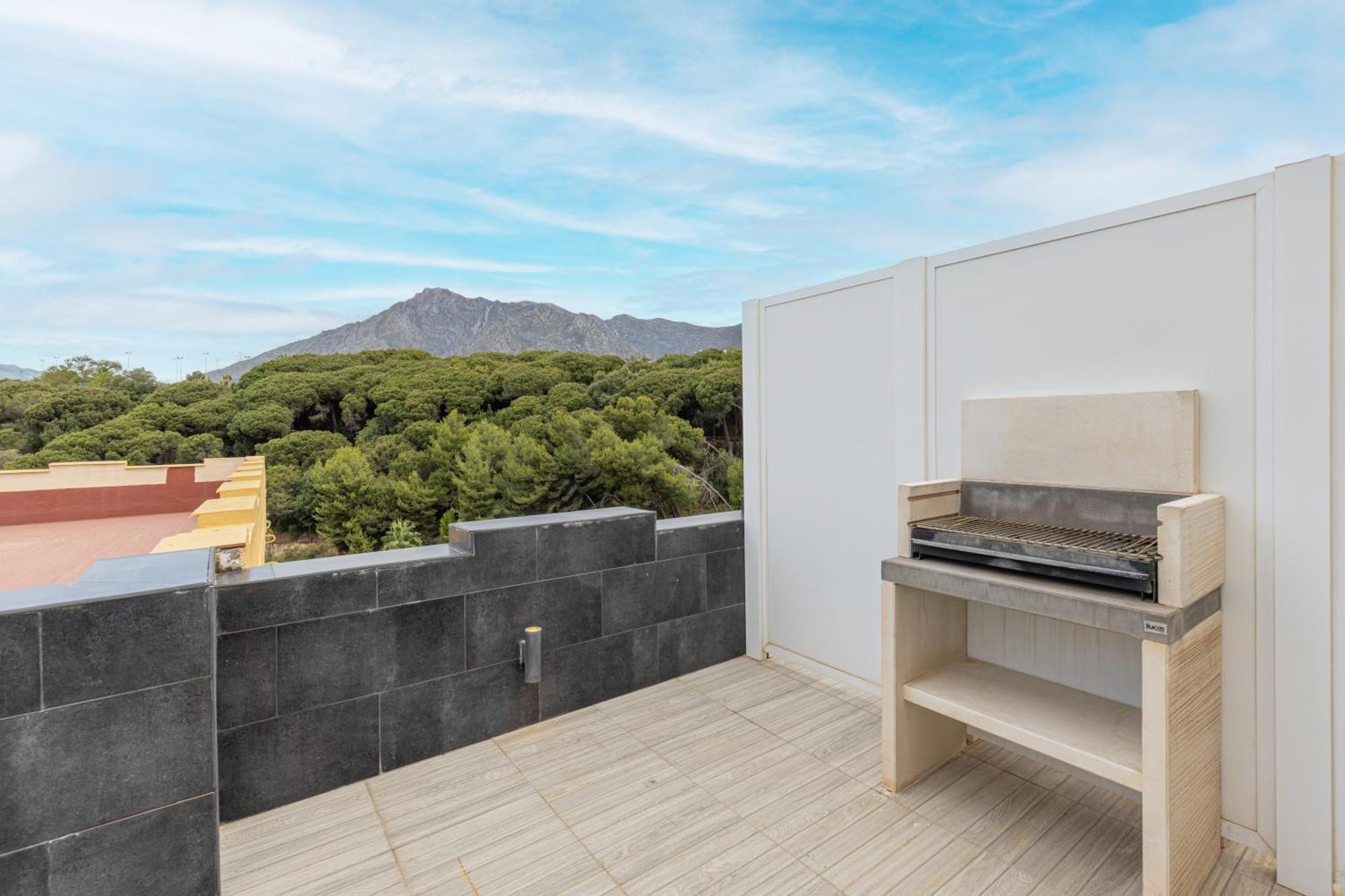 Con Vistas Y Terraza En Apartamento *
