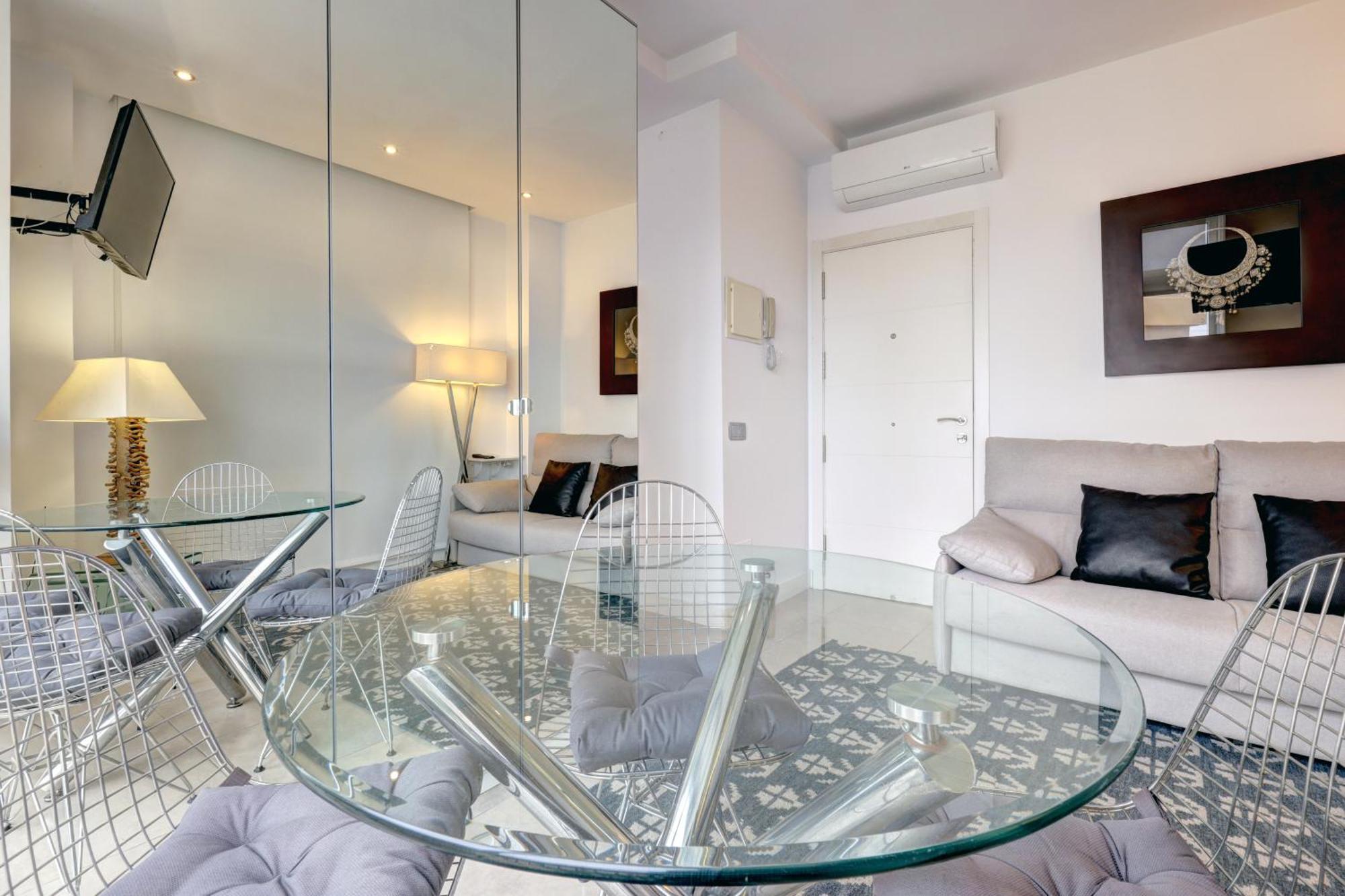 Apartamento Con Vistas Y Terraza En *