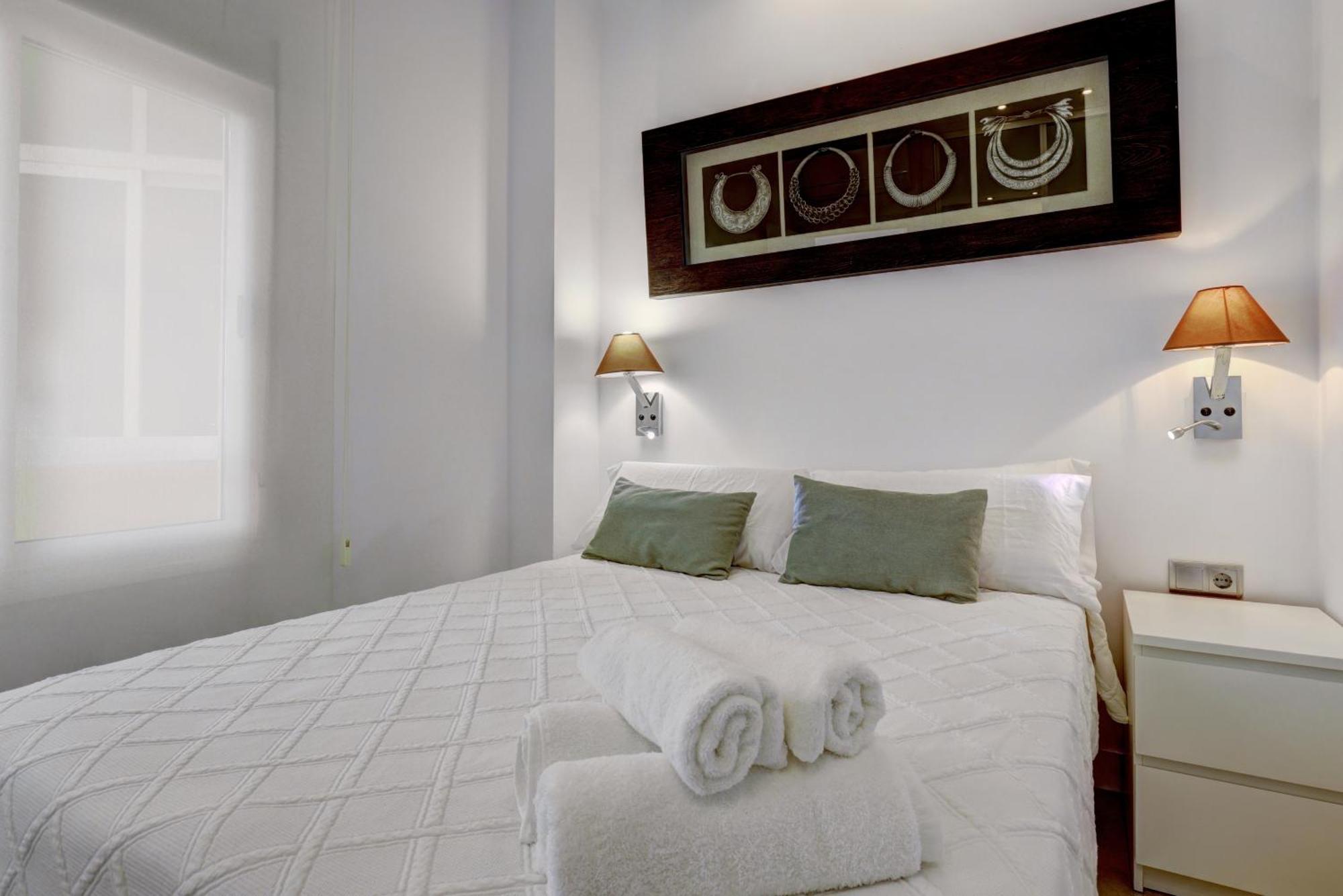 Con Vistas Y Terraza En * Marbella