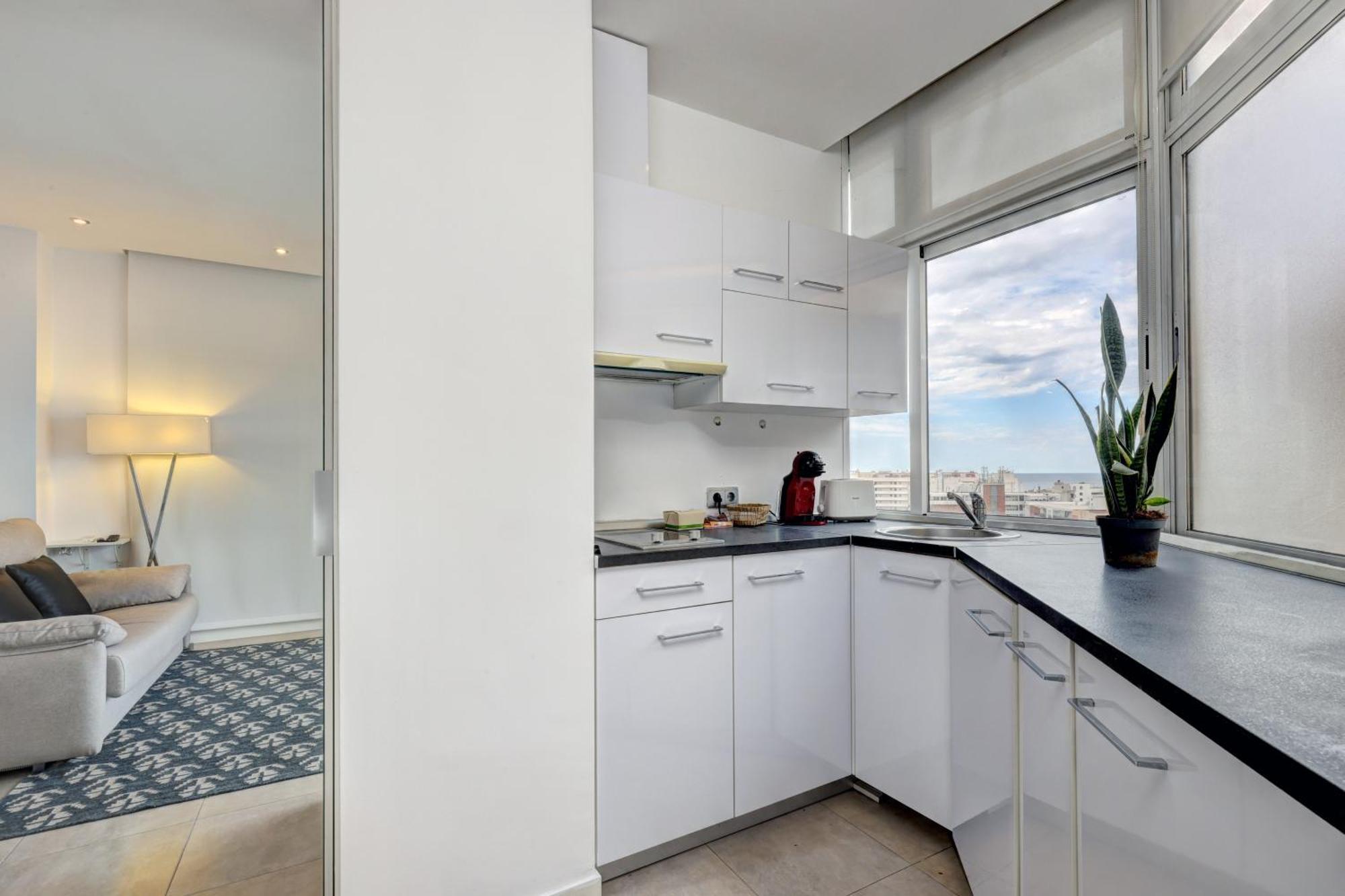 Con Vistas Y Terraza En Apartamento Marbella