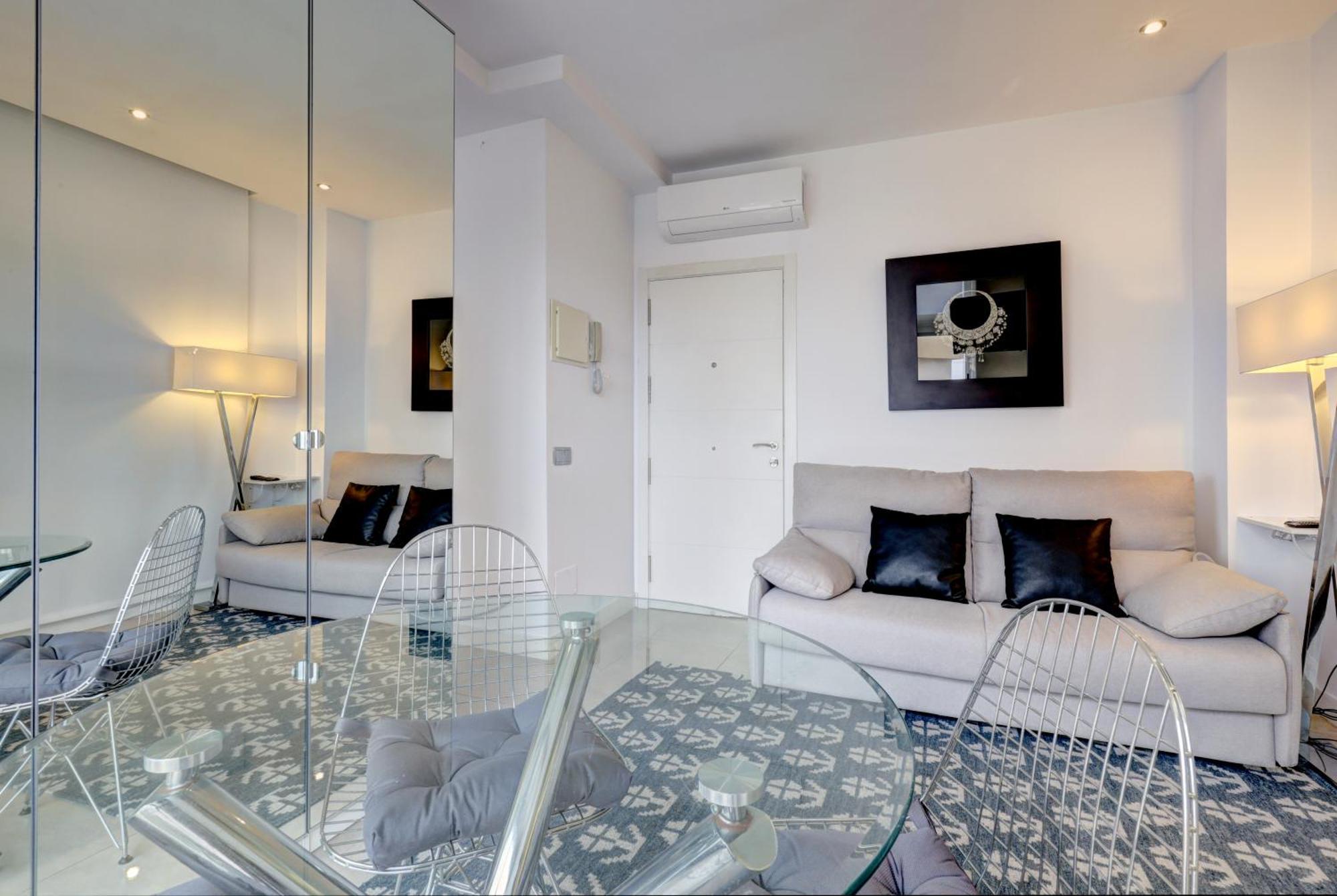 Apartamento Con Vistas Y Terraza En *