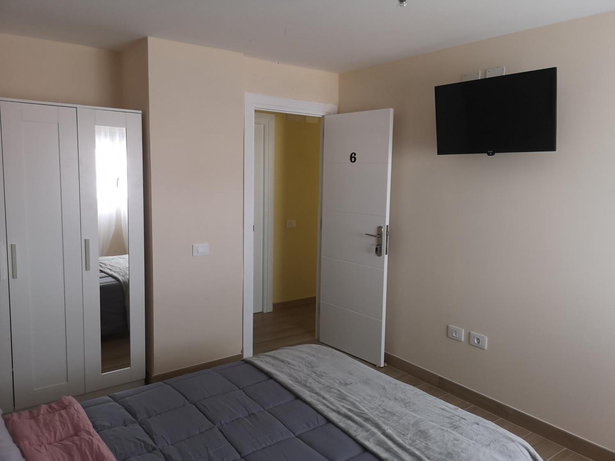 Mari: Area Private With Shared Baths La Laguna (Tenerife)