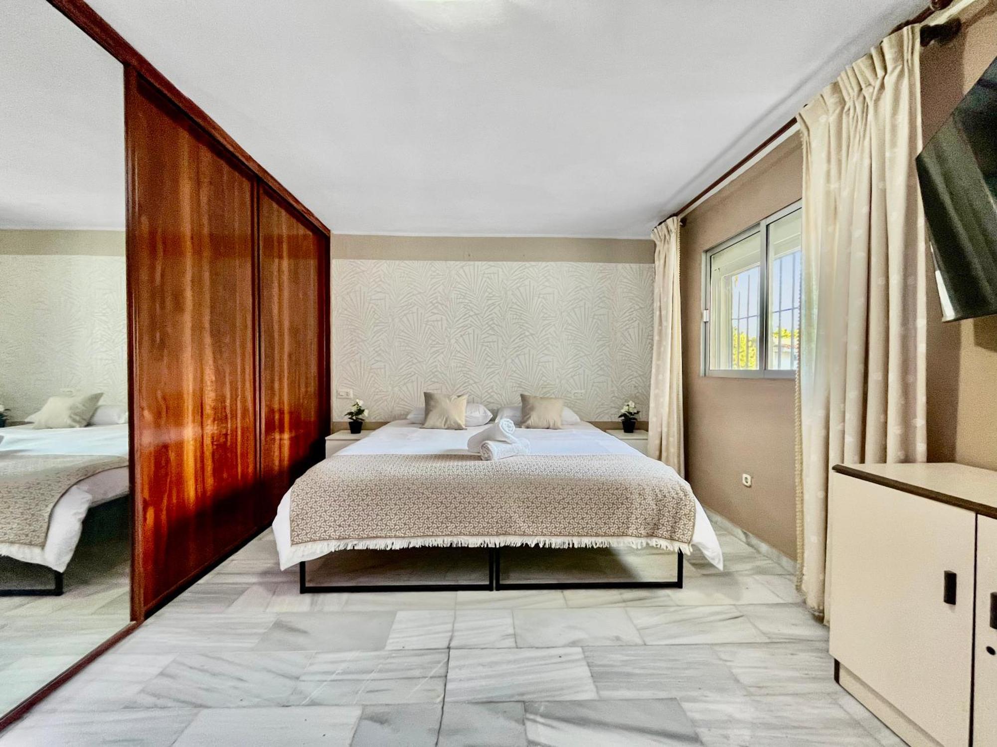 San Patricio I Piscina Privada I Jacuzzi I Bbq I Ps5 I Aire Acon I 3000m2 I 5min-centro Villa