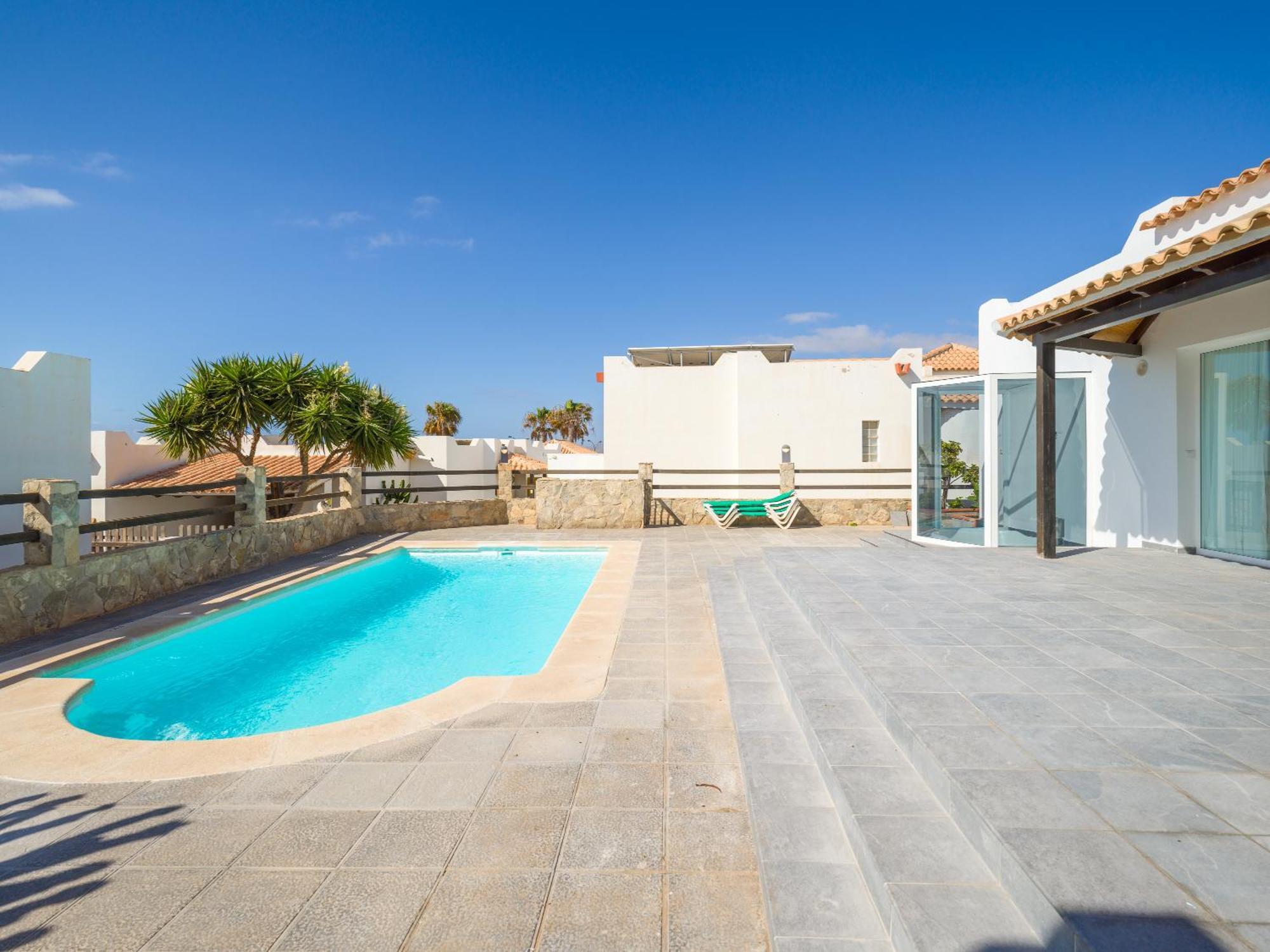 Lobos With Private Pool Villa *