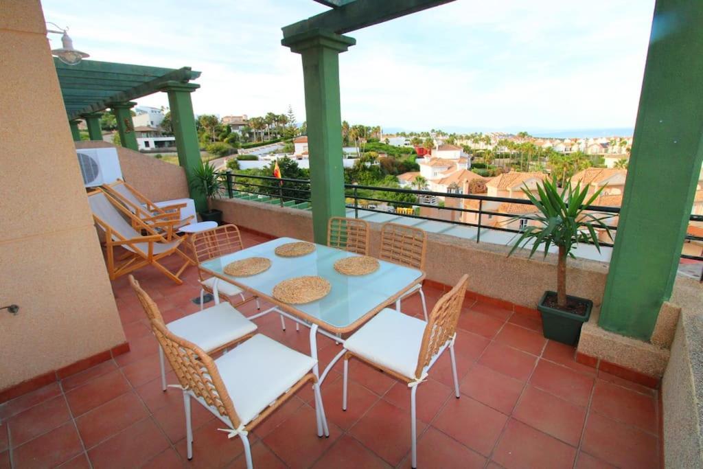 Con Vistas Panoramicas Al Mar Apartamento Alcaidesa
