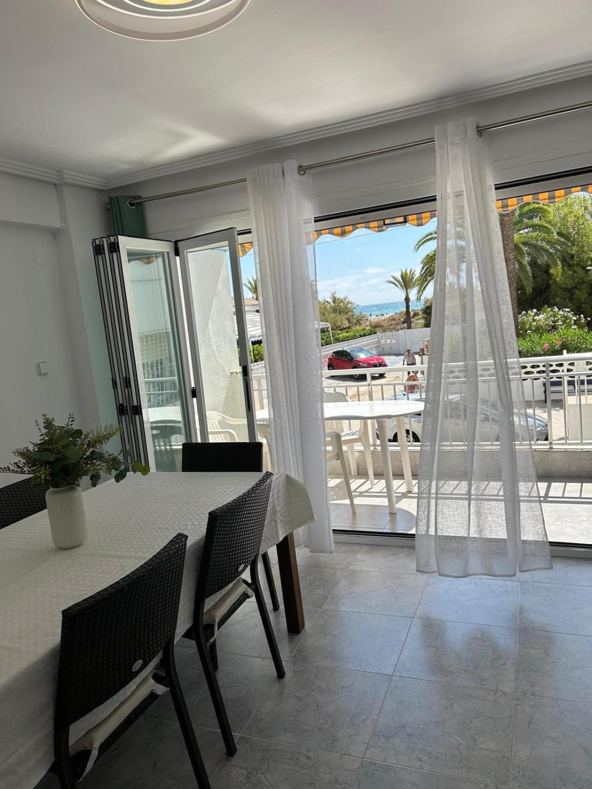 Sea View Apartment, First Line On The Beach, Remote Work Apartment *