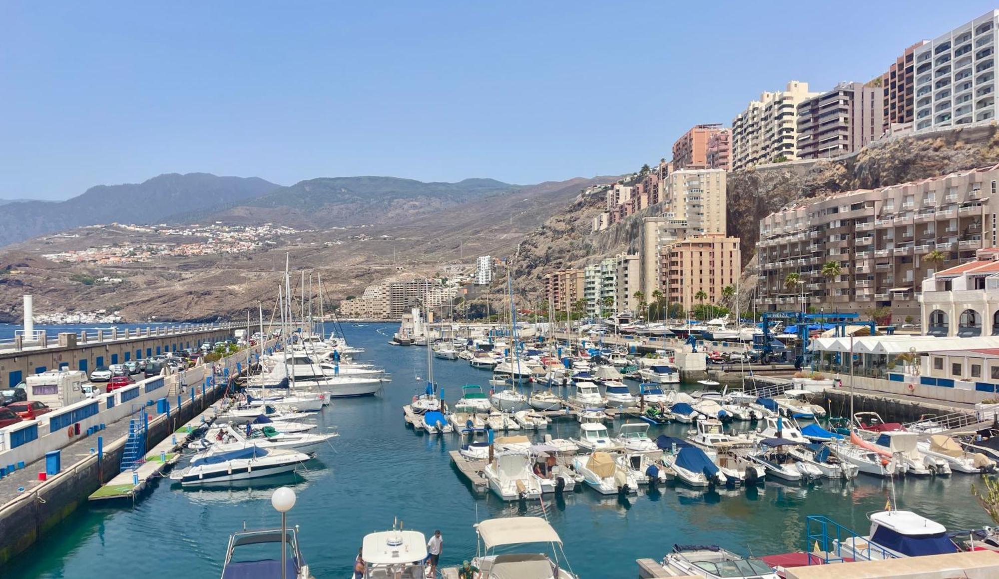 Apartment Maravilloso Duplex Frente Al Mar Con Parking Propio A Pie De Playa Radazul