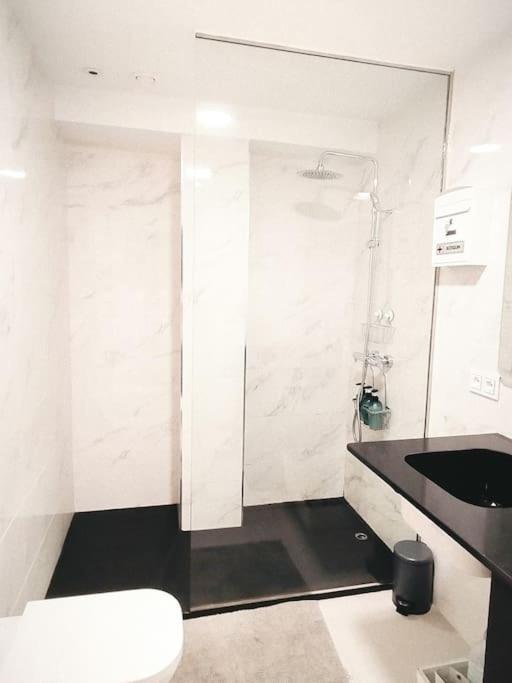 Center Wifi Parking Free Apartment