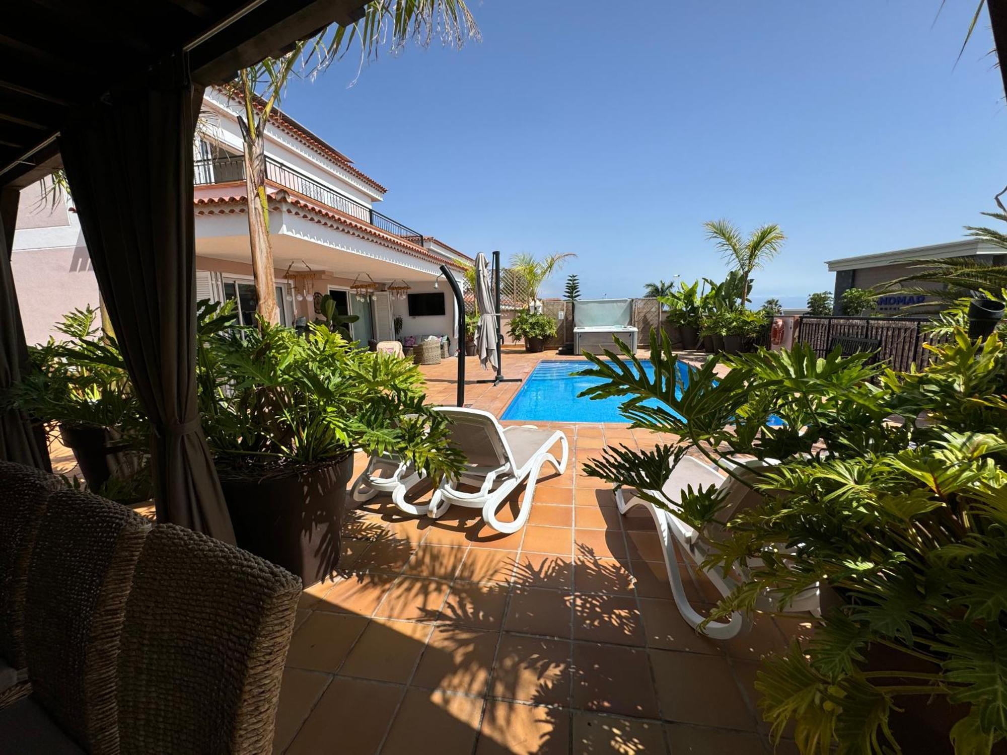 Puerto Santiago: Luxury 5-bedroom With Pool And Disabled Access *