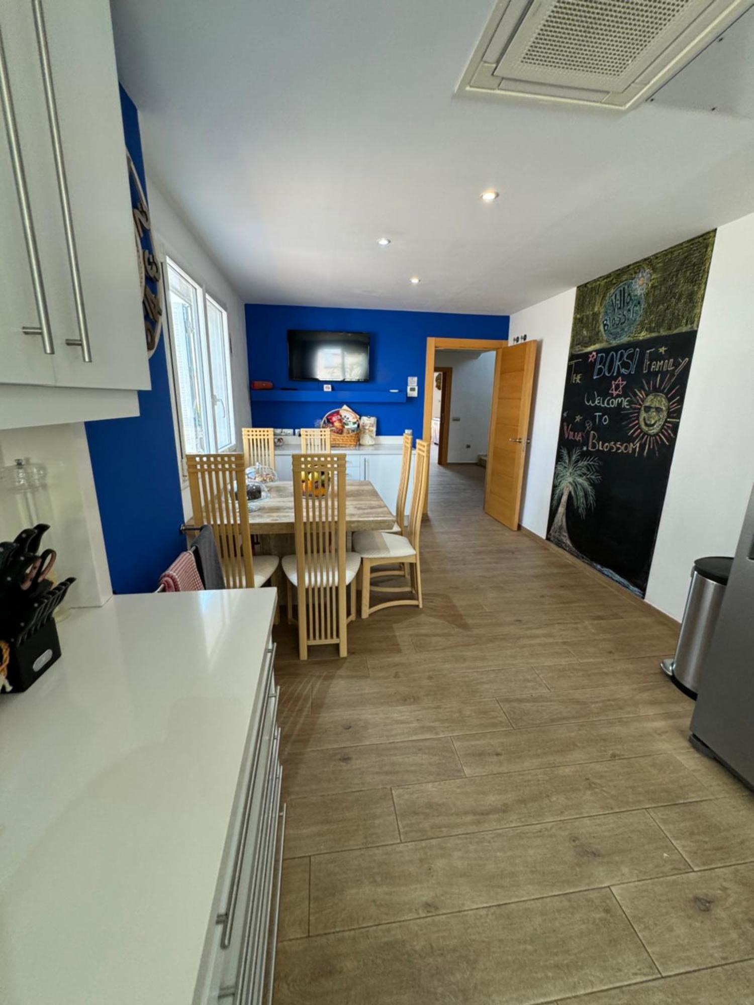 Puerto Santiago: Luxury 5-bedroom With Pool And Disabled Access Villa