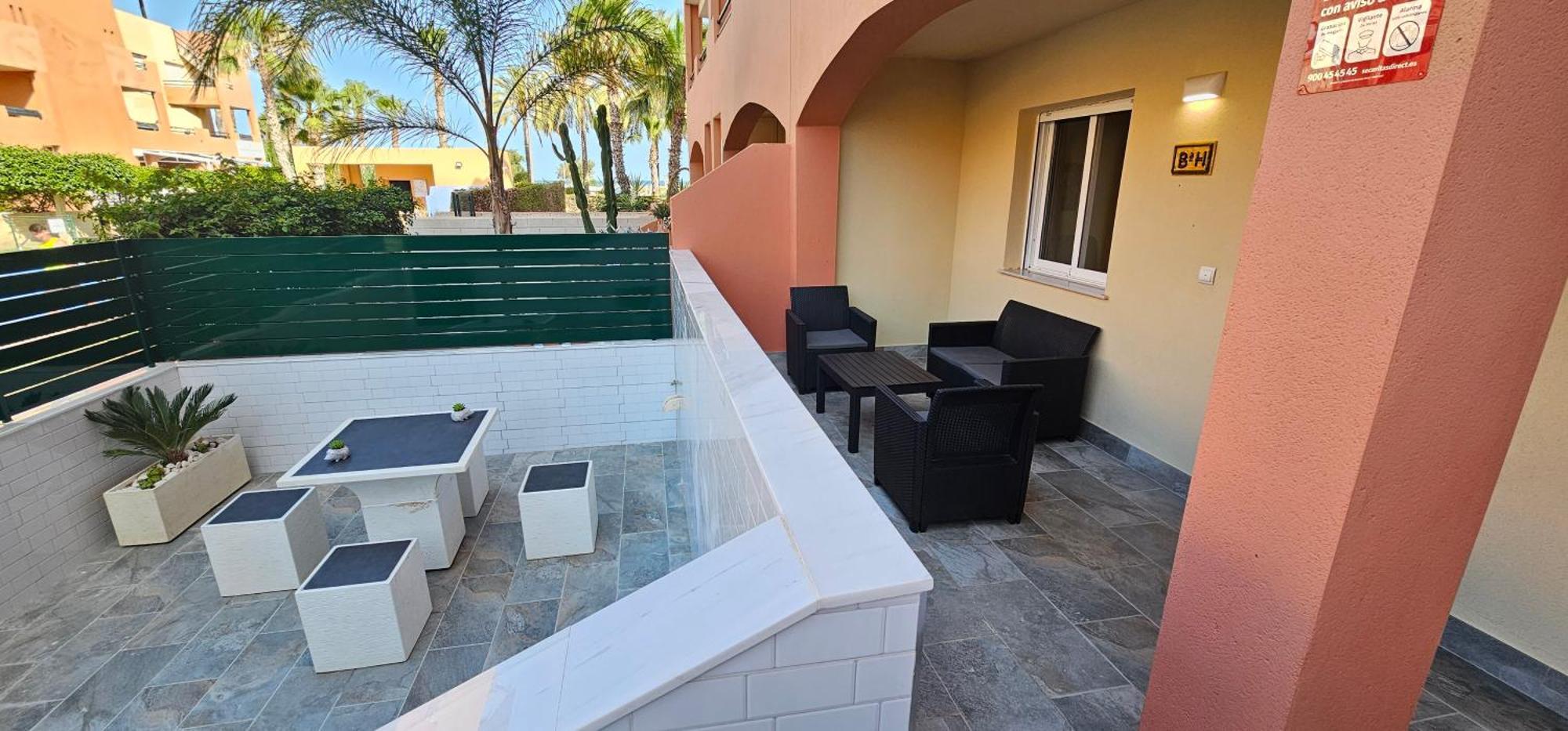Paraiso De Playa: Beachfront With Pool Views Apartment *