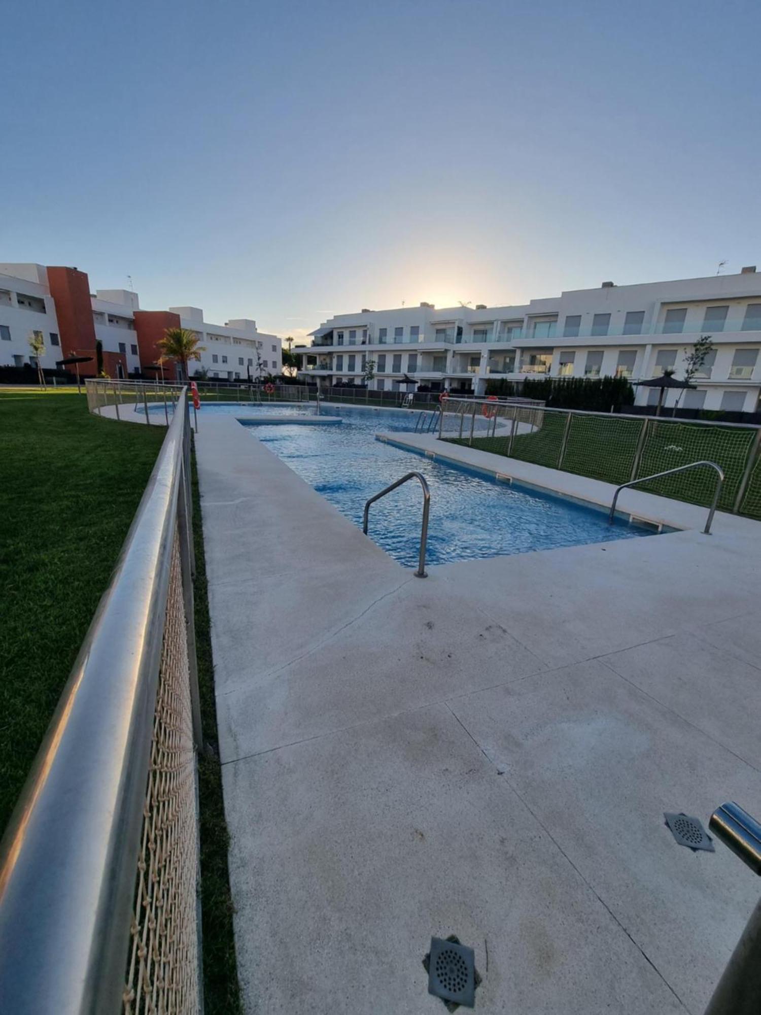 Costa Ballena - Urbanizacion Playa Azul - *