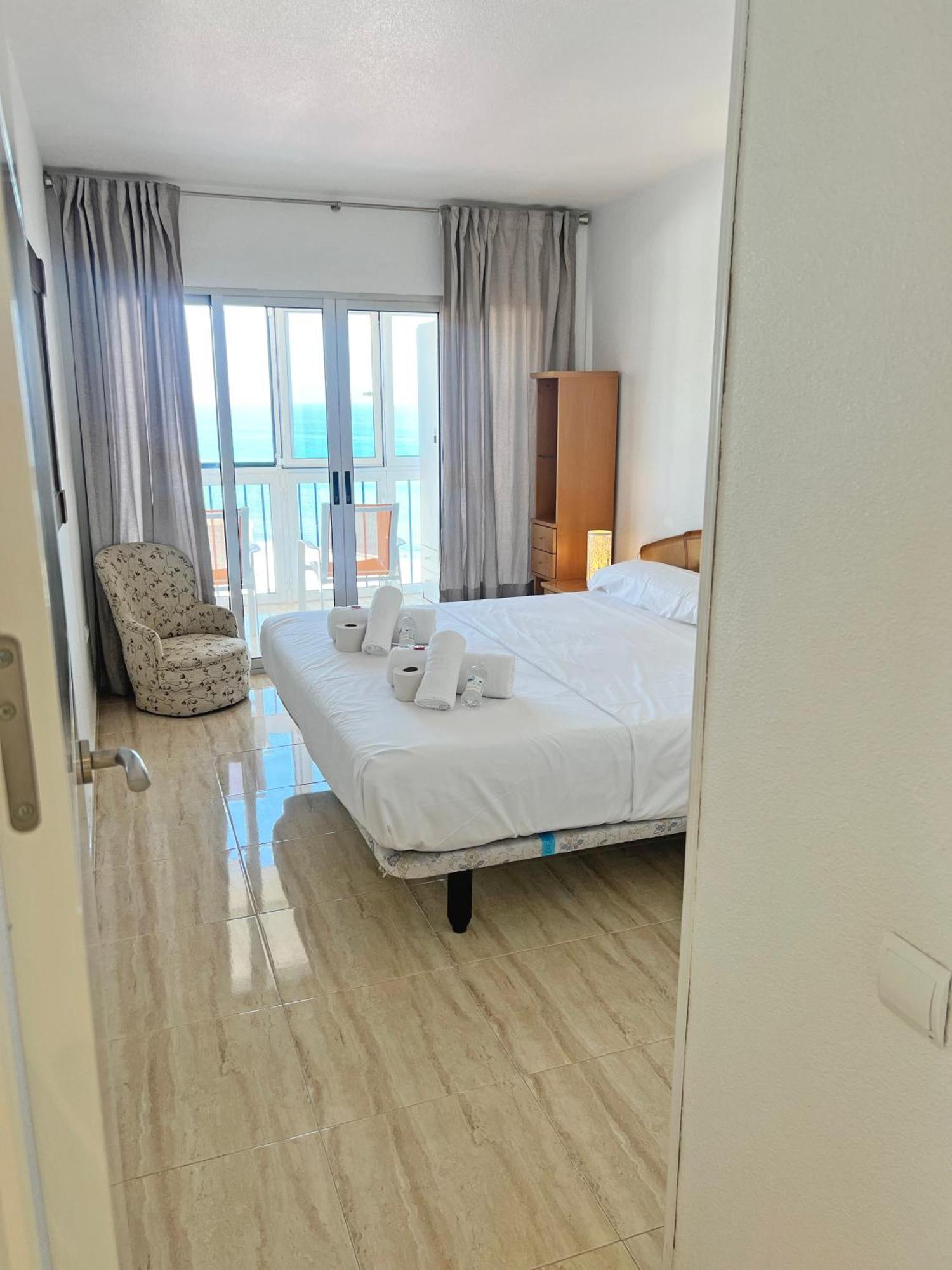 Apartamento 1ª Linea De Playa, Piscina, Parking, Ac *