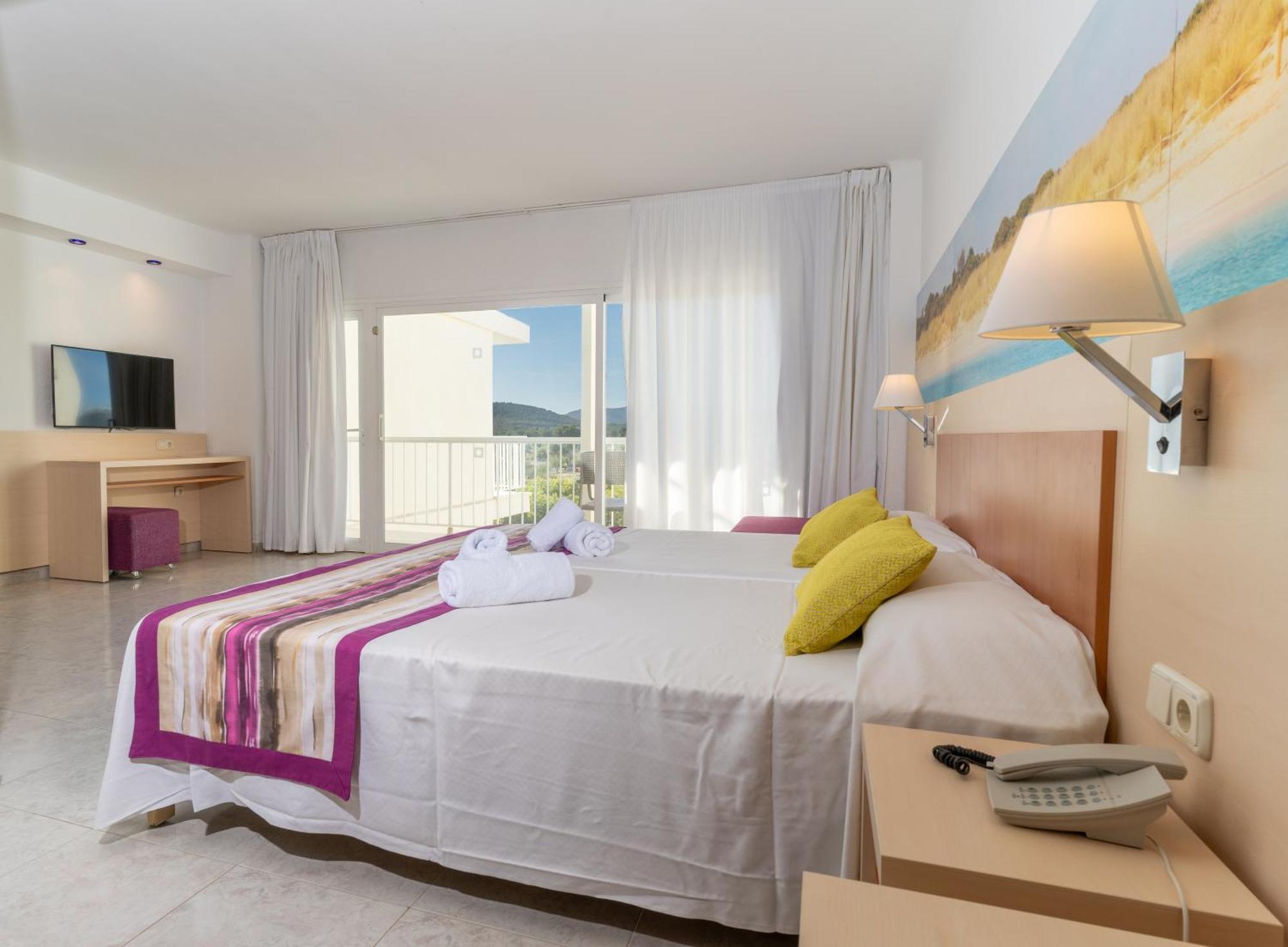 Moon Dreams Coral 3* Es Canar (Ibiza)