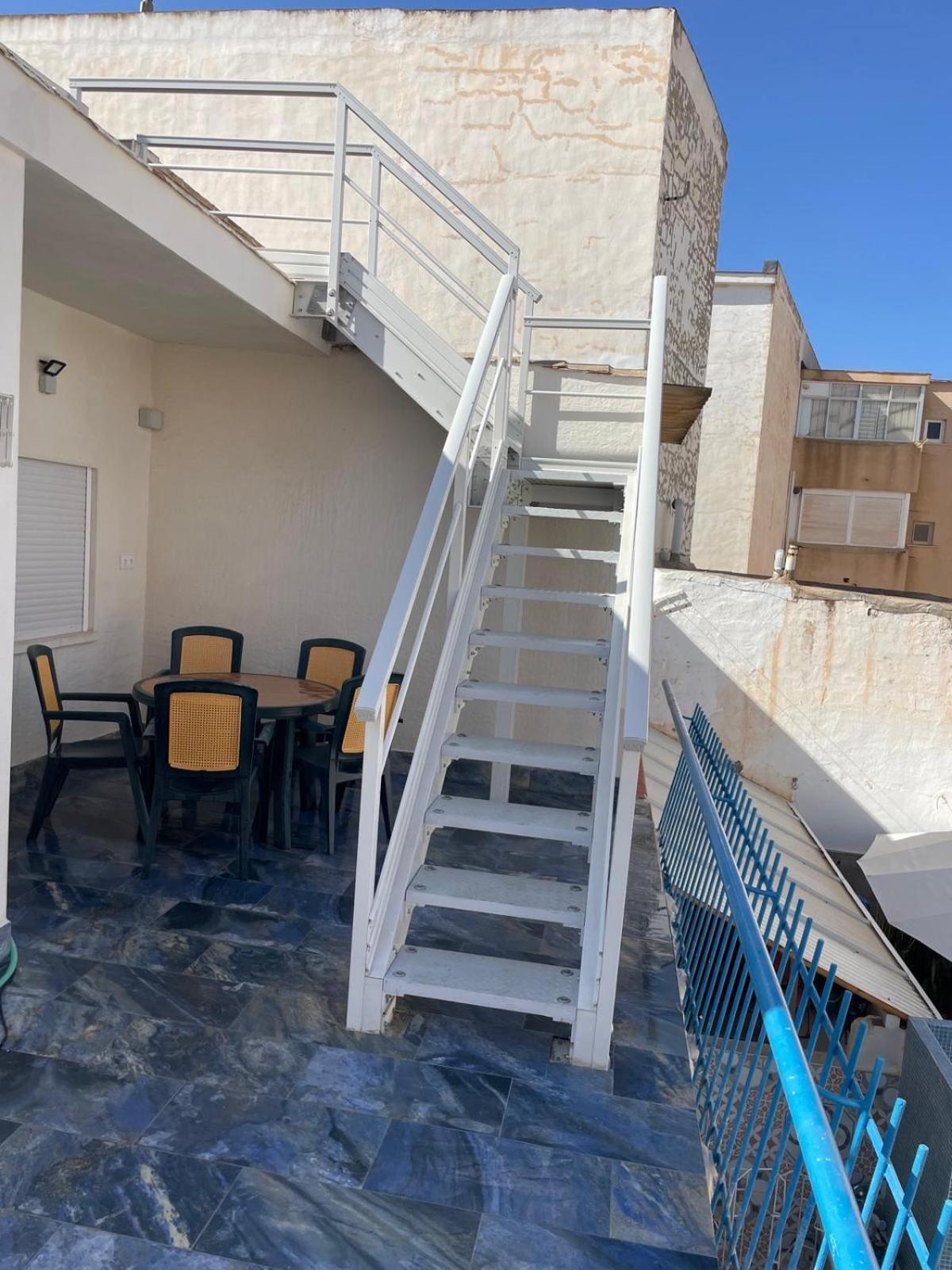 Casa Playa Con Grandes Terrazas Los Nietos