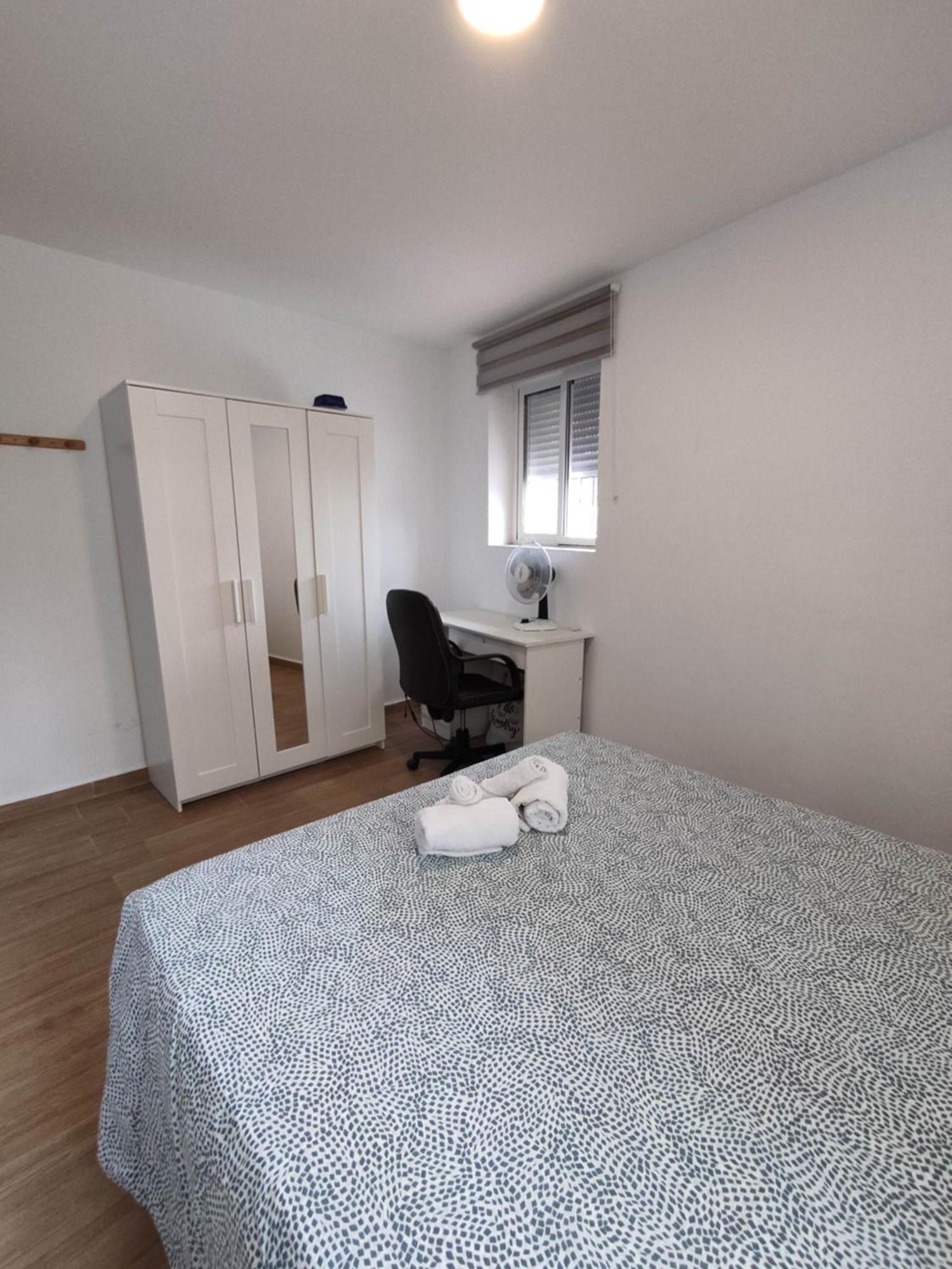 Puerta De La Caleta Apartment