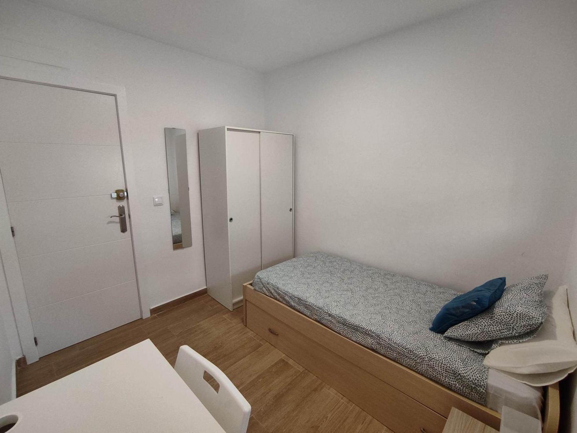 Puerta De La Caleta Apartment *
