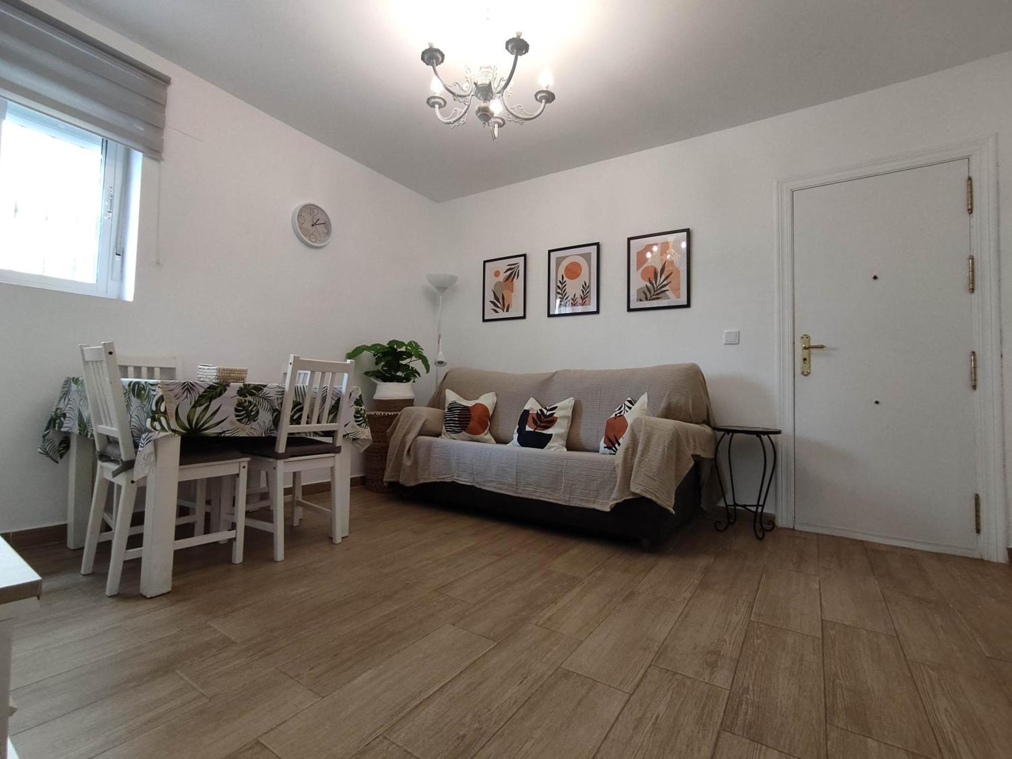 Puerta De La Caleta Apartment