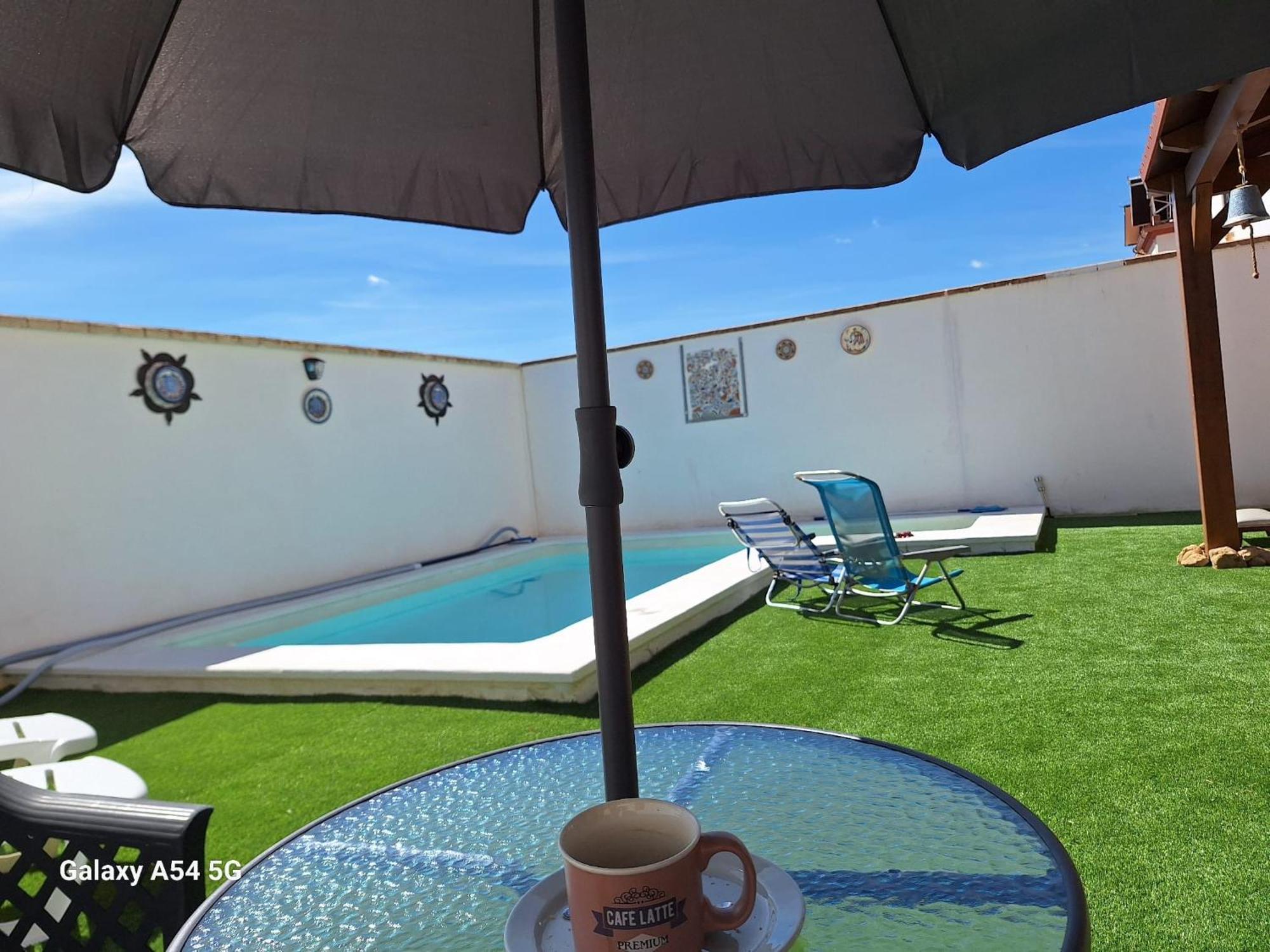 Buhardilla Andaluza Con Piscina Compartida