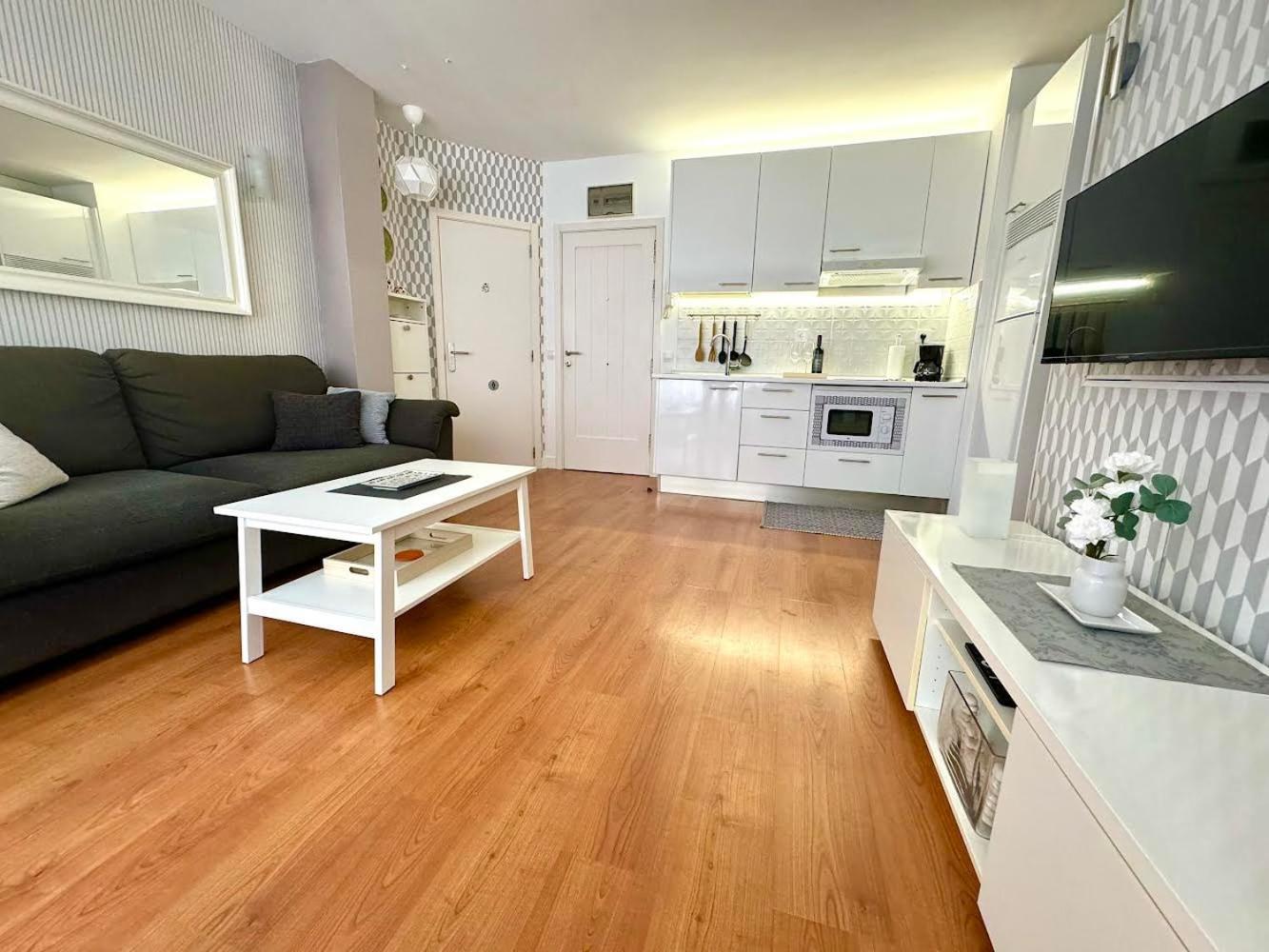 Lujan Playa Canteras Apartment
