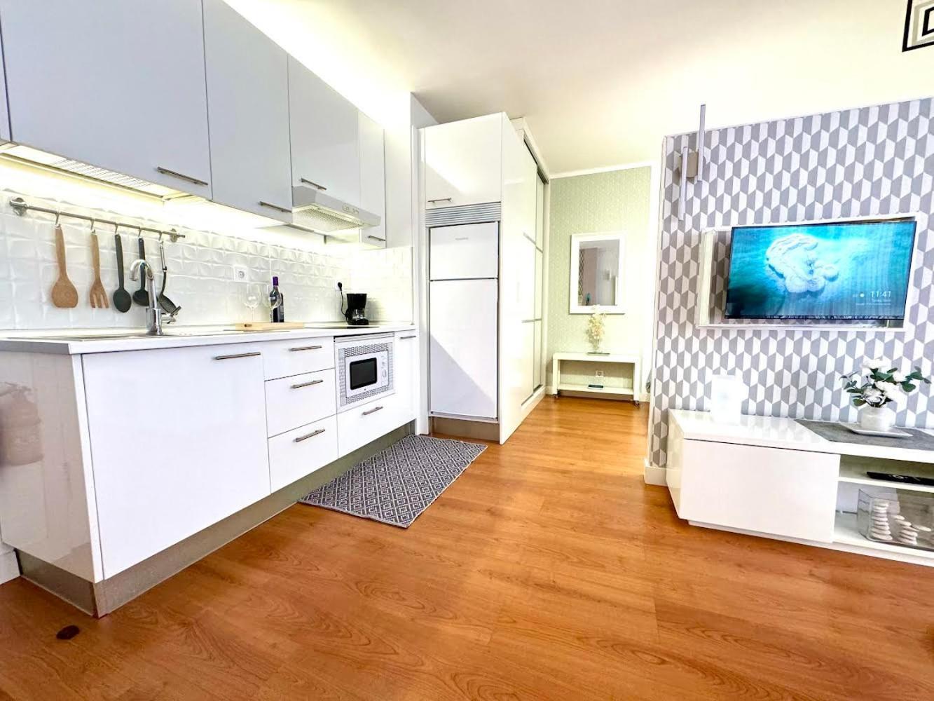 Lujan Playa Canteras Apartment