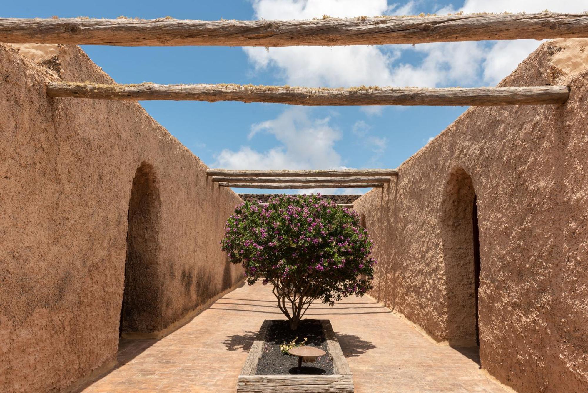 Casa Poniente Lodge *