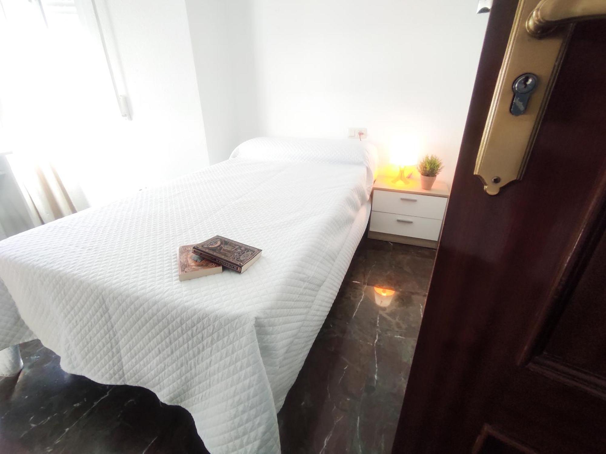 Guest house Piso Compartido Delyrent, Zona Corteingles Jaen