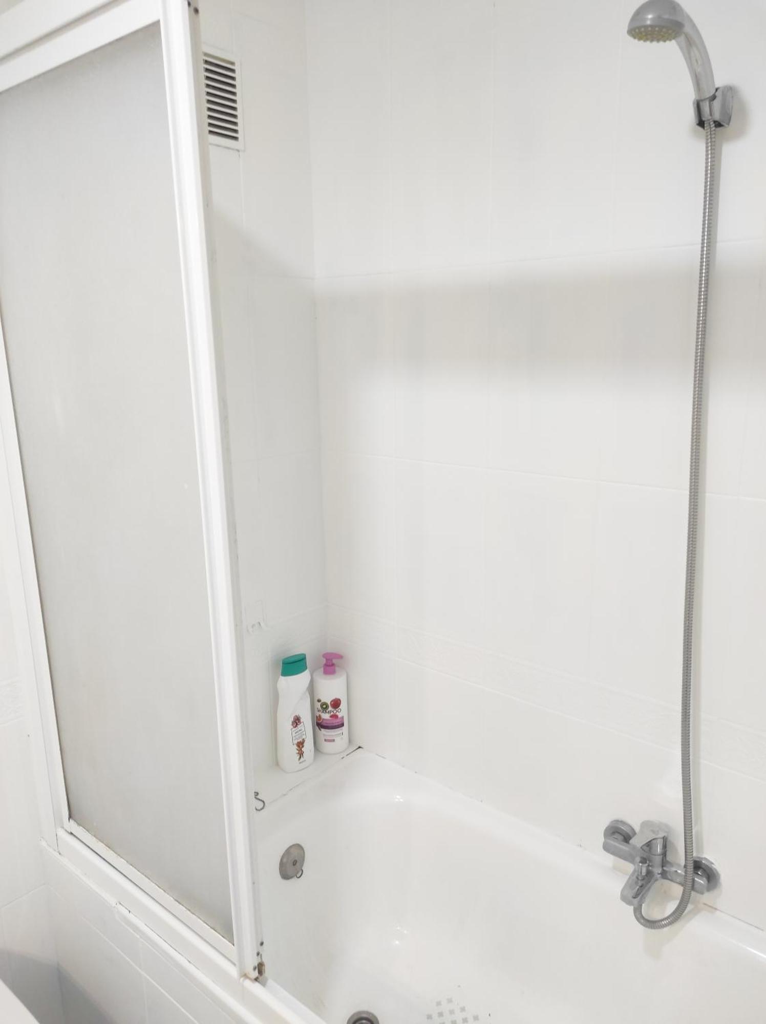 Piso Compartido Delyrent, Zona Corteingles Guest house *