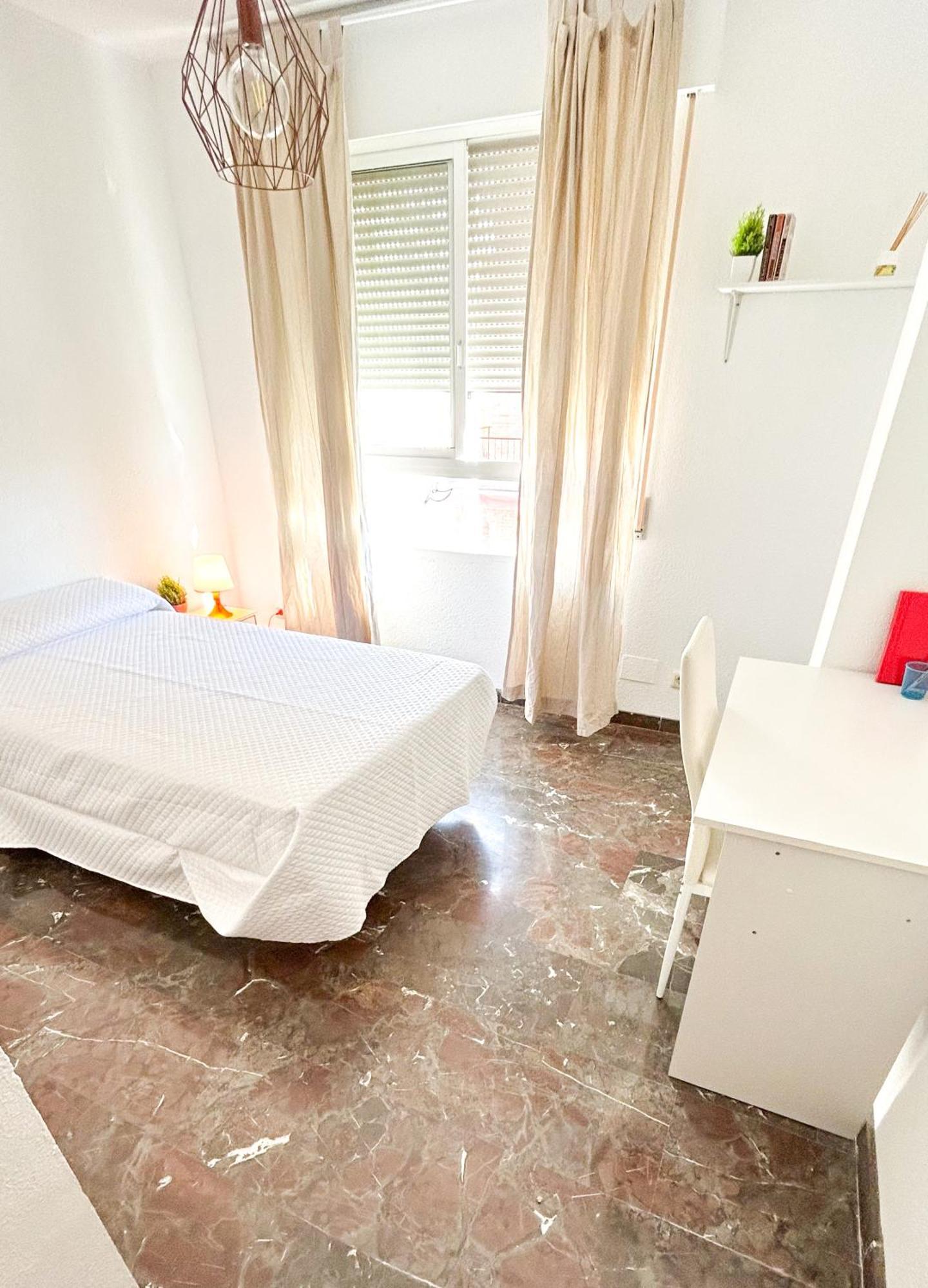 Guest house Piso Compartido Delyrent, Zona Corteingles *