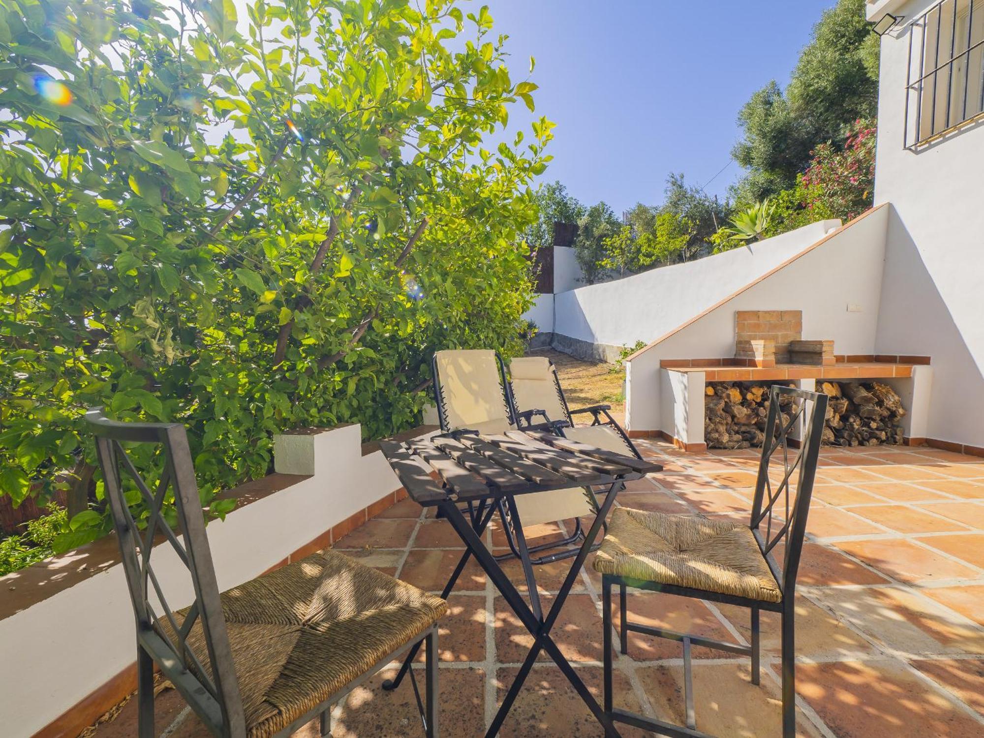 Cubo's Kurt Rural 1 Garden View Guest house